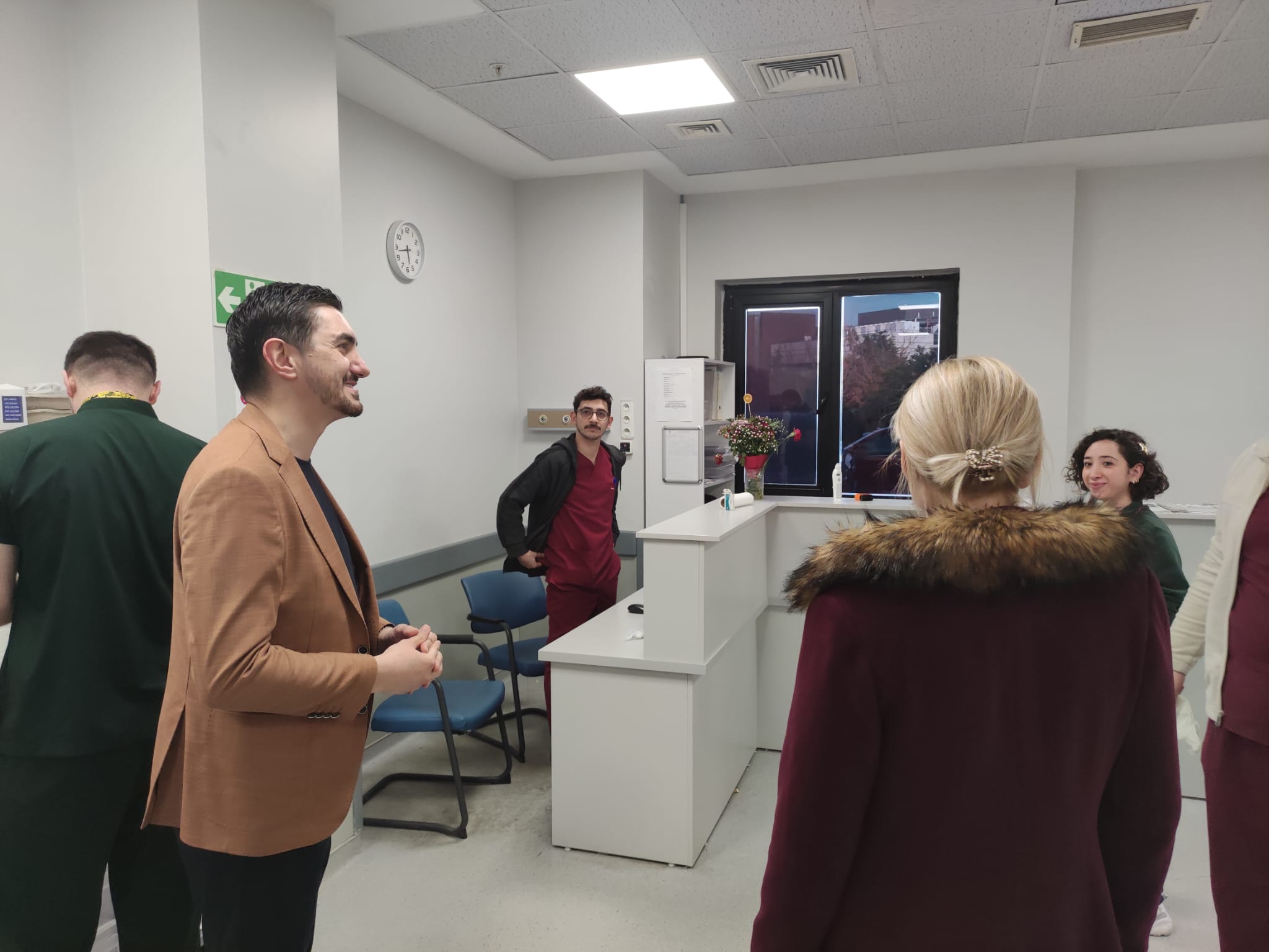 Izmit Belediyesinden saglik çalisanlarina 14 Mart Tip Bayrami ziyareti (5)