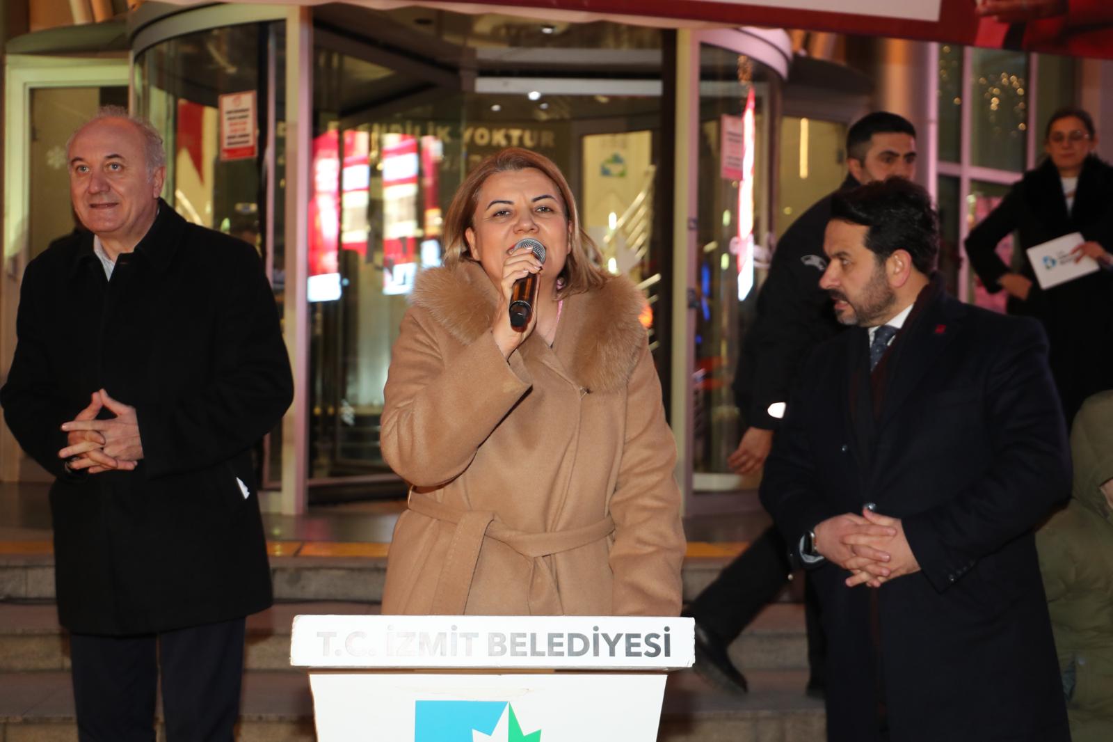 Izmit'te binlerce vatandas ayni iftar sonrasinda bulustu (15)