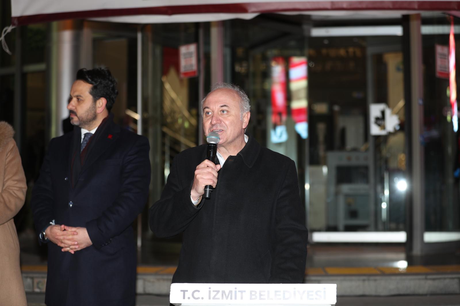 Izmit'te binlerce vatandas ayni iftar sonrasinda bulustu (6)