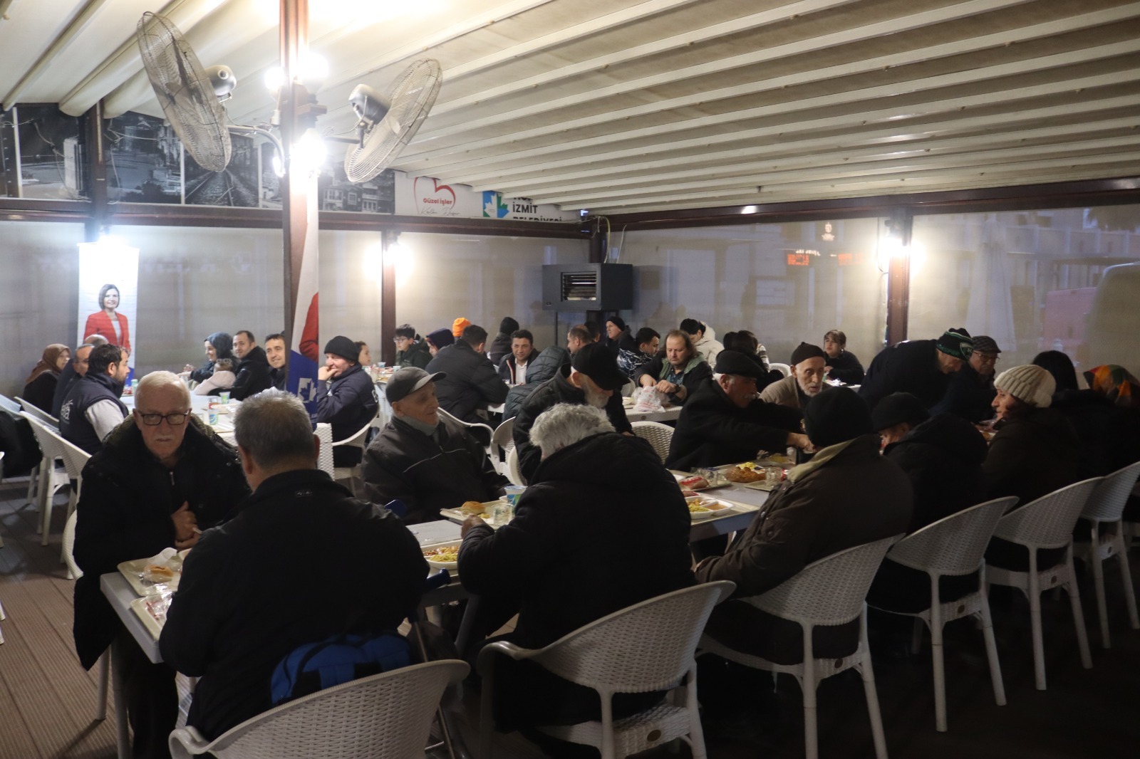 Kent Lokantalarinda ücretsiz iftar hizmeti sürüyor (1)