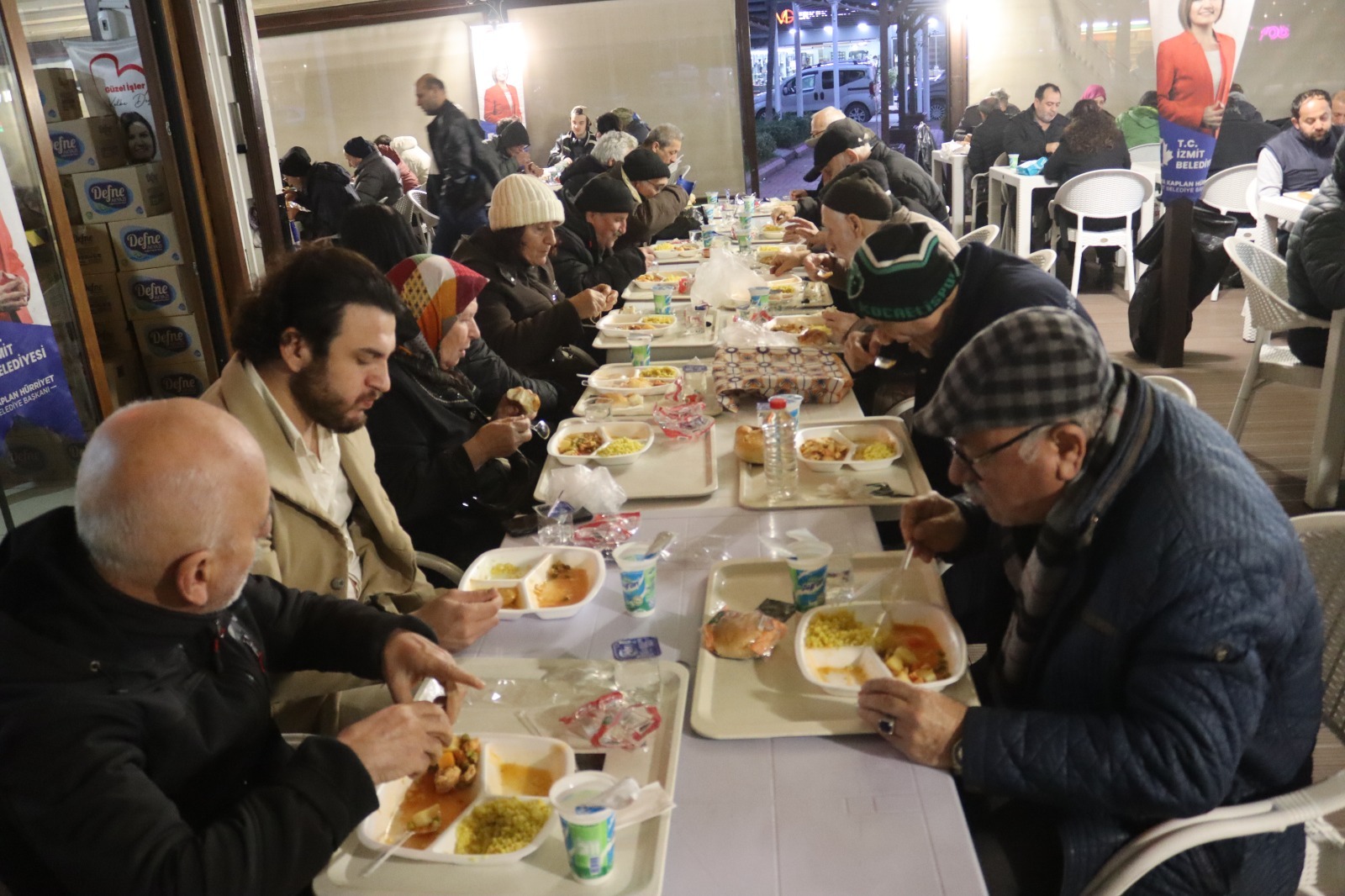 Kent Lokantalarinda ücretsiz iftar hizmeti sürüyor (4)
