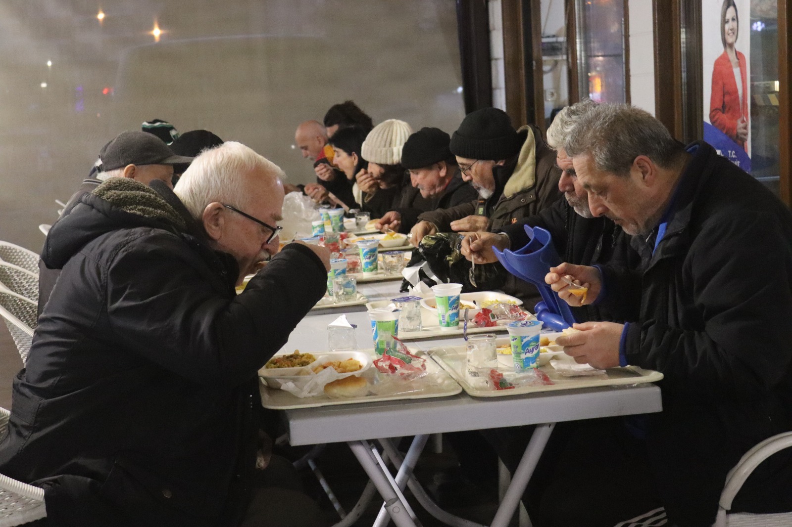 Kent Lokantalarinda ücretsiz iftar hizmeti sürüyor (5)