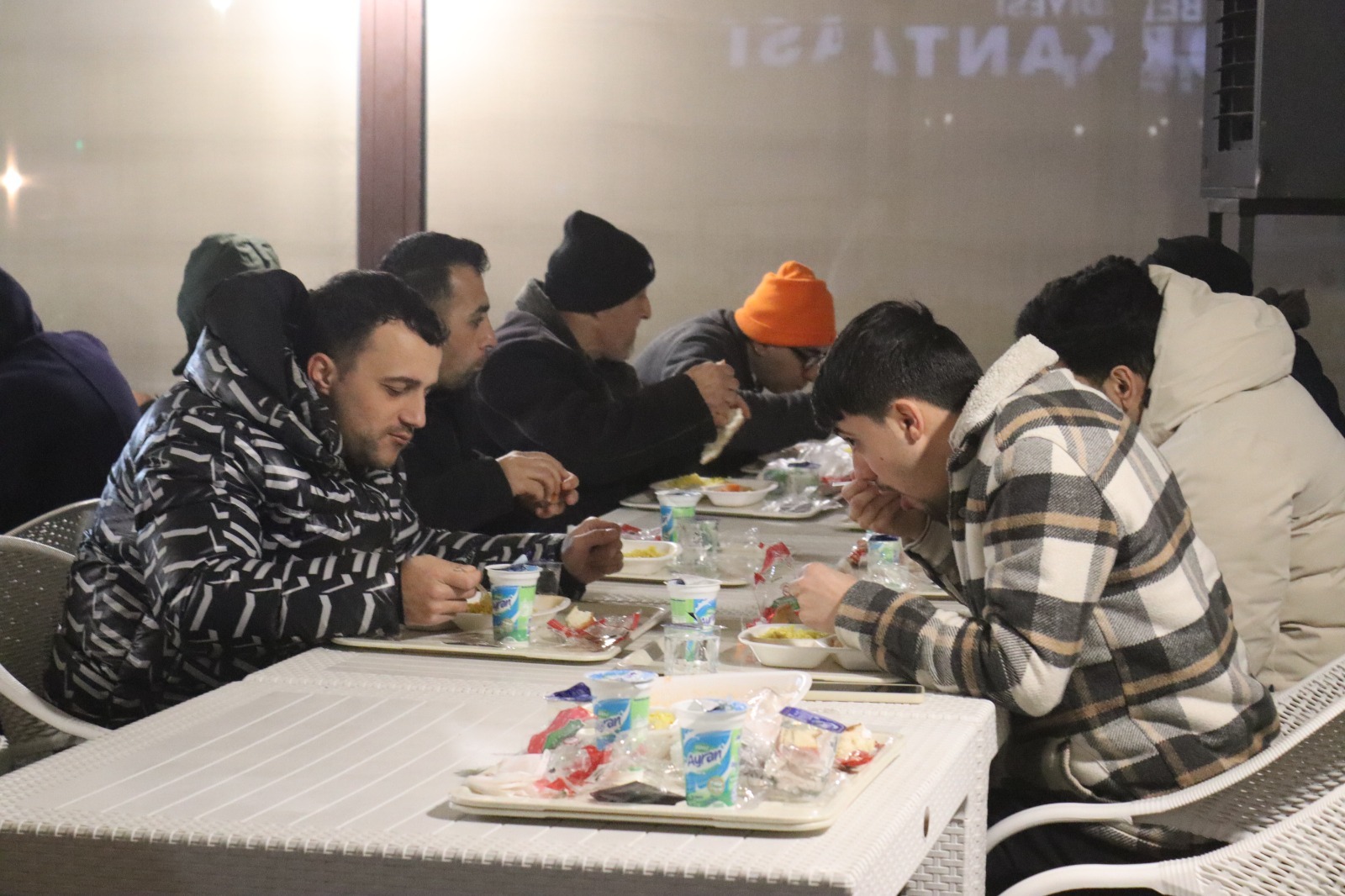 Kent Lokantalarinda ücretsiz iftar hizmeti sürüyor (7)