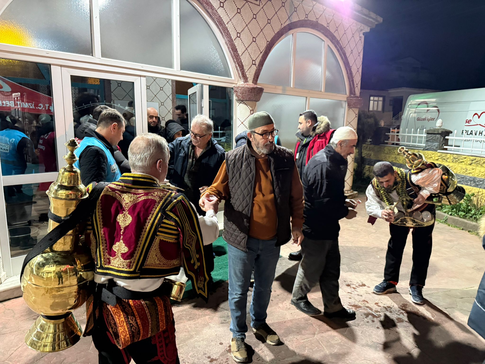 Ramazan'in bereketi Sirintepe Merkez Camii'nde paylasildi (1)