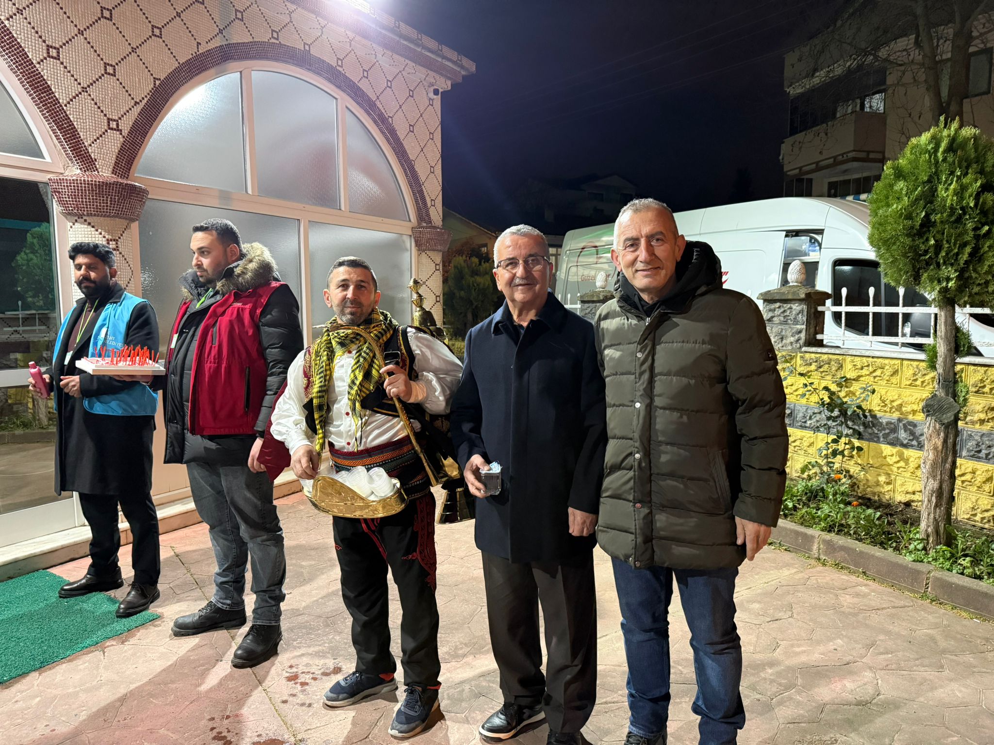 Ramazan'in bereketi Sirintepe Merkez Camii'nde paylasildi (2)