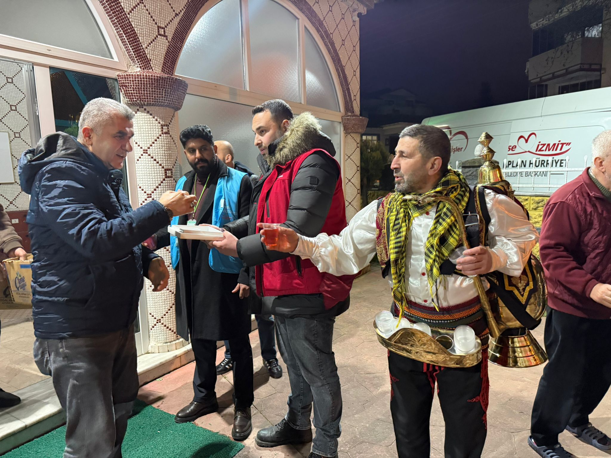Ramazan'in bereketi Sirintepe Merkez Camii'nde paylasildi (5)