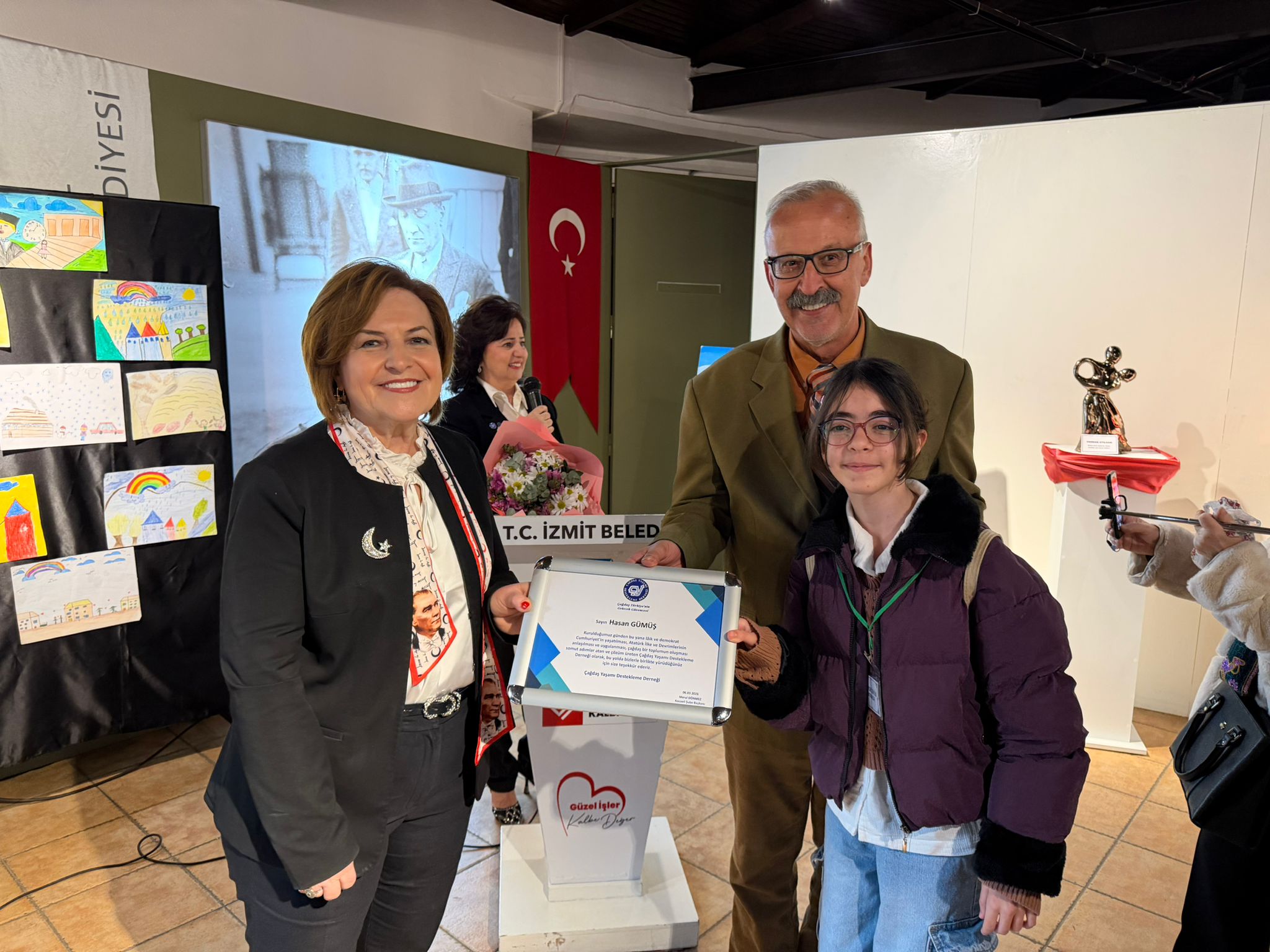 Ve kadın dokununca karma sergisi kapılarını sanatseverlere açtı (8)