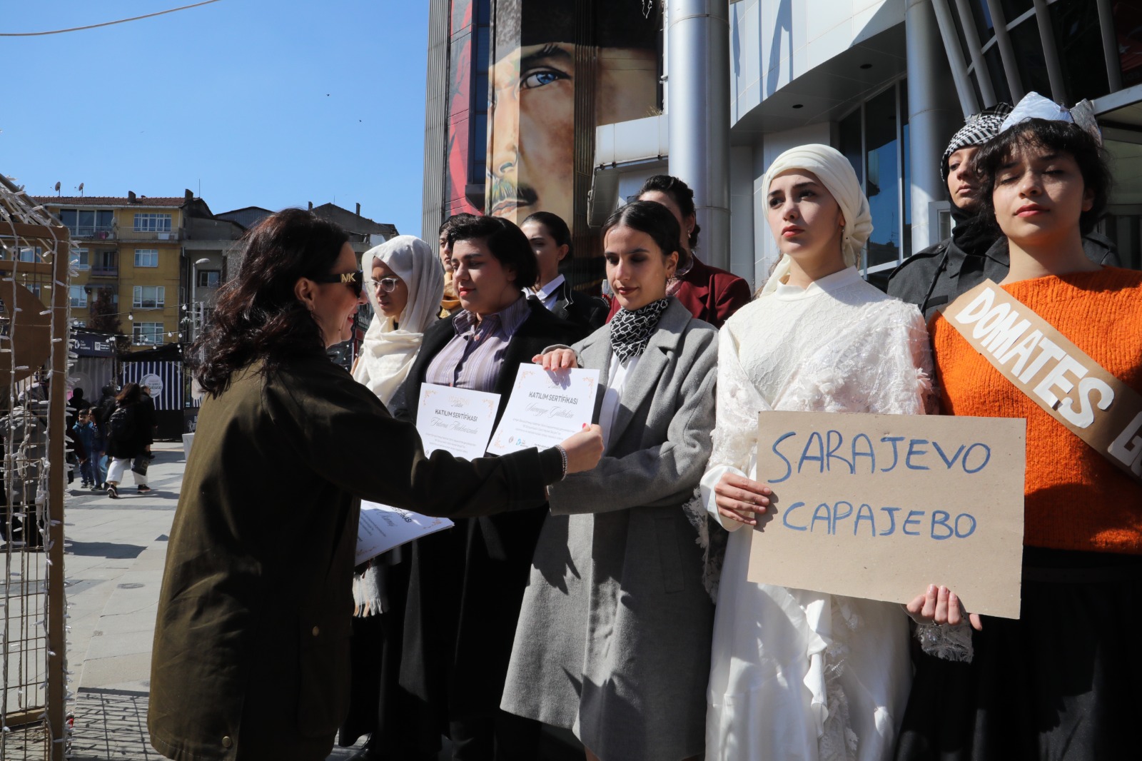 ‘Bi Dünya Kadın’ canlı heykel sergisi (24)