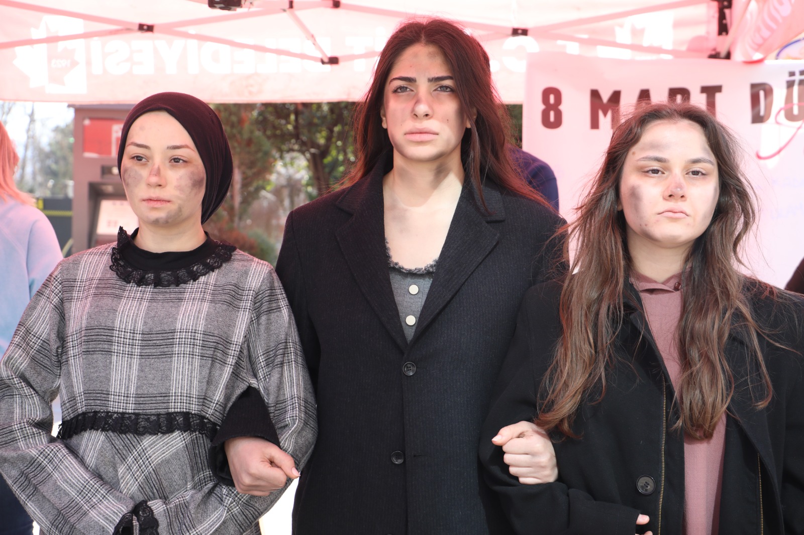 ‘Bi Dünya Kadın’ canlı heykel sergisi (4)