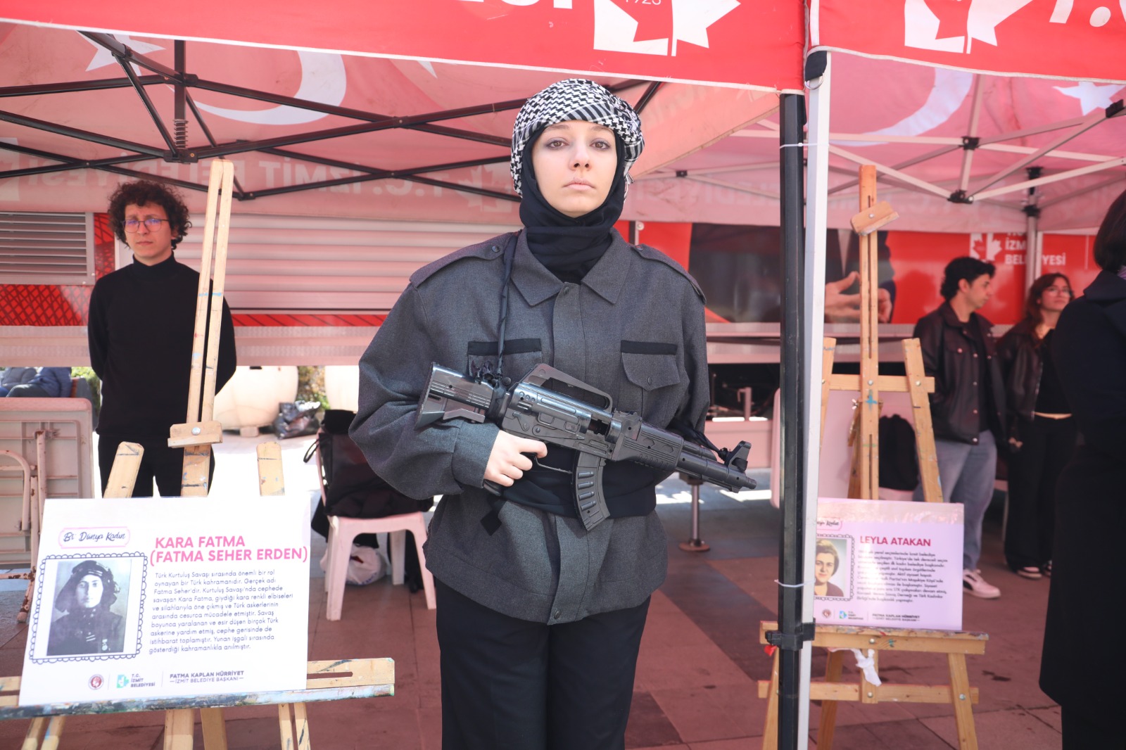 ‘Bi Dünya Kadın’ canlı heykel sergisi (9)