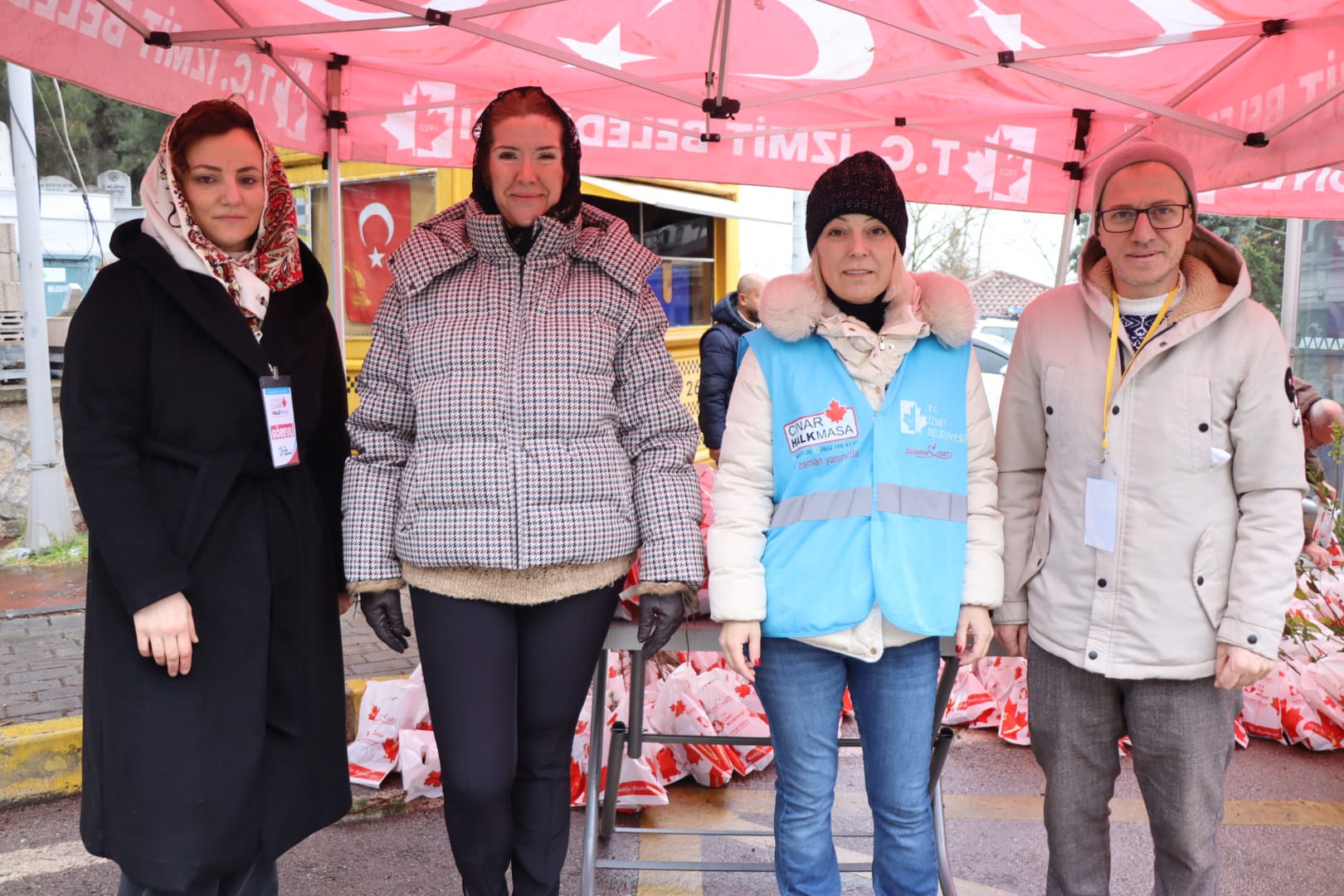 Arife günü binlerce fide dağıtıldı (2)