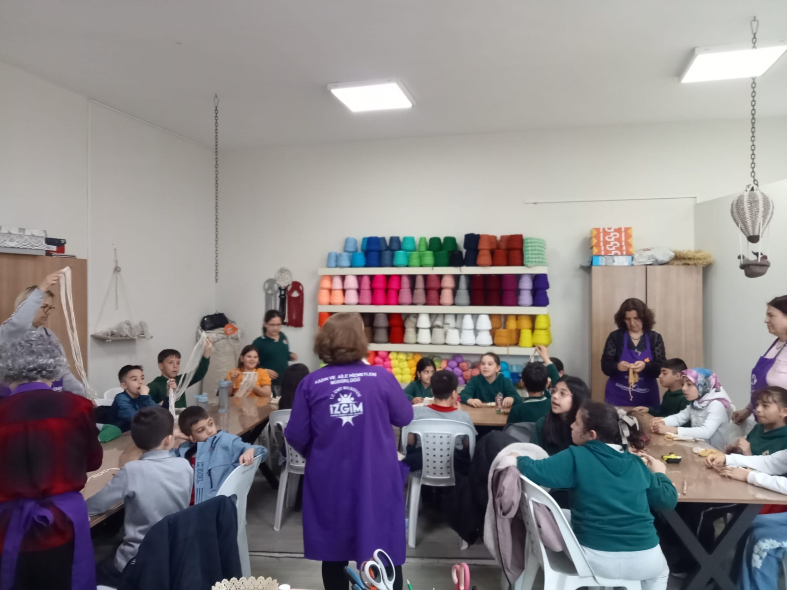 IZGIM, ögrencileri agirlamaya devam ediyor (1)