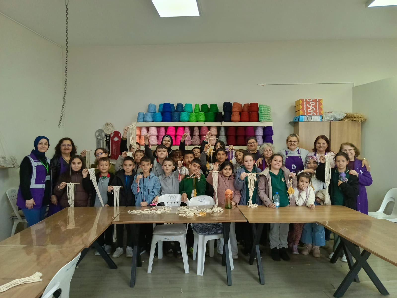 IZGIM, ögrencileri agirlamaya devam ediyor (5)