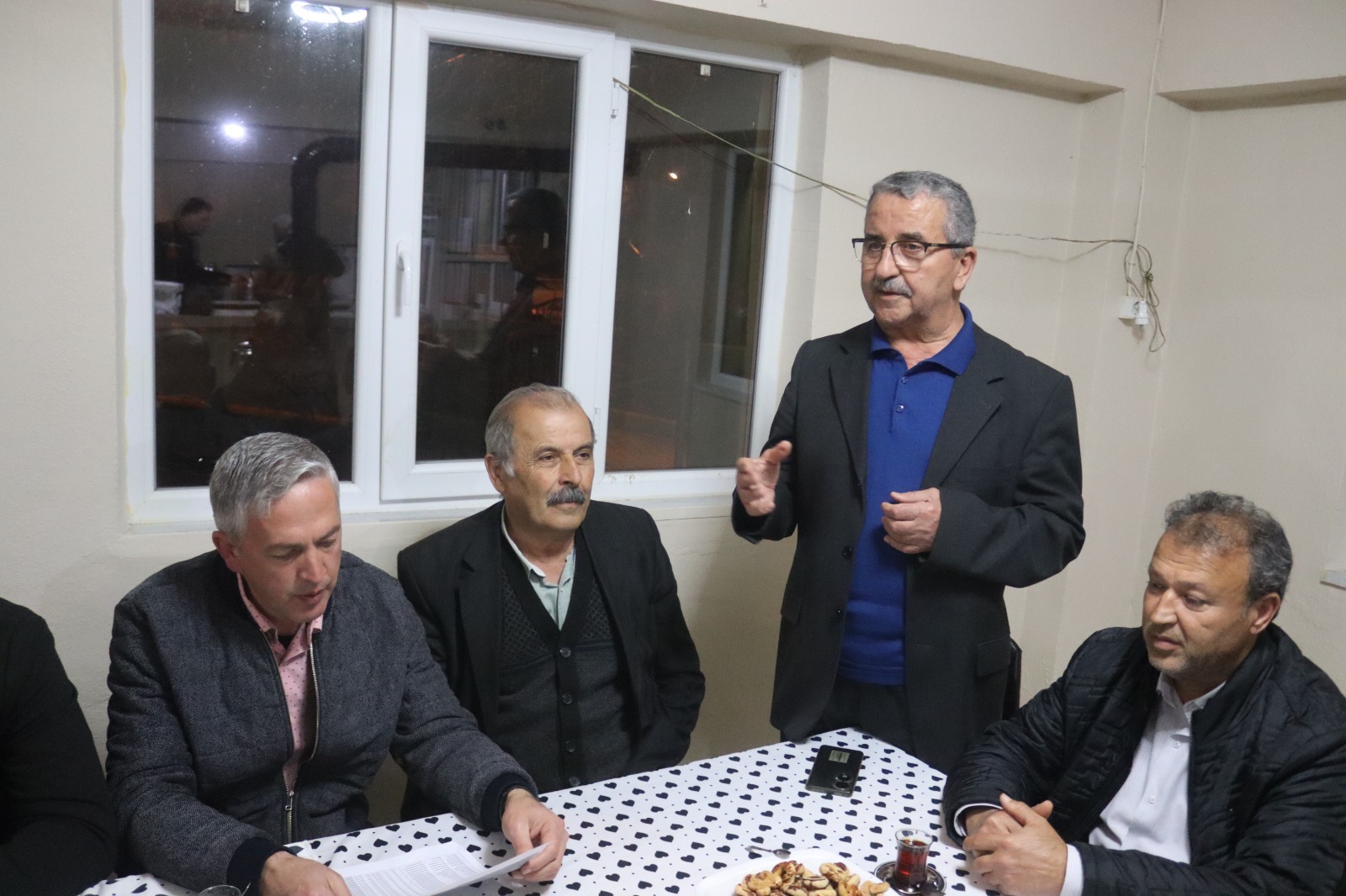 Izmit Belediyesi Dügmeciler'de üreticilerle bulustu (1) Izmit Belediyesi Dügmeciler'de üreticilerle bulustu (1)