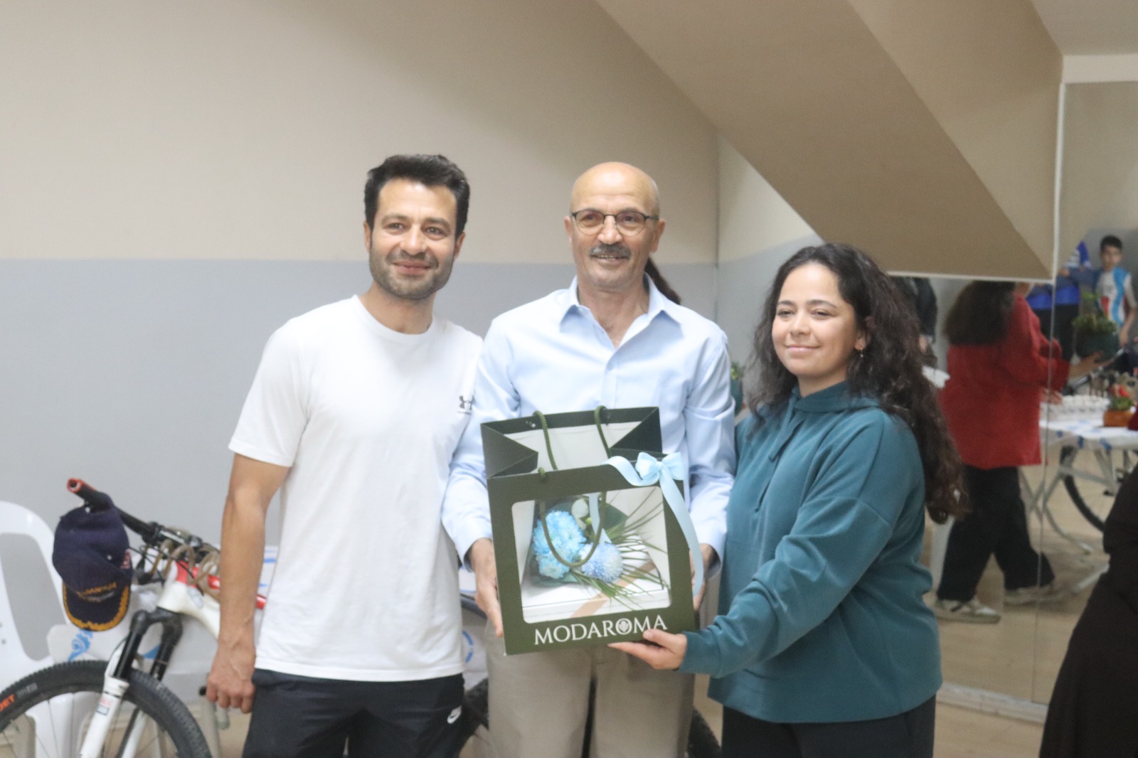 Izmit Belediyesi Egitmeni Mehmet Bozdemir'e 50. yil onuru (4)