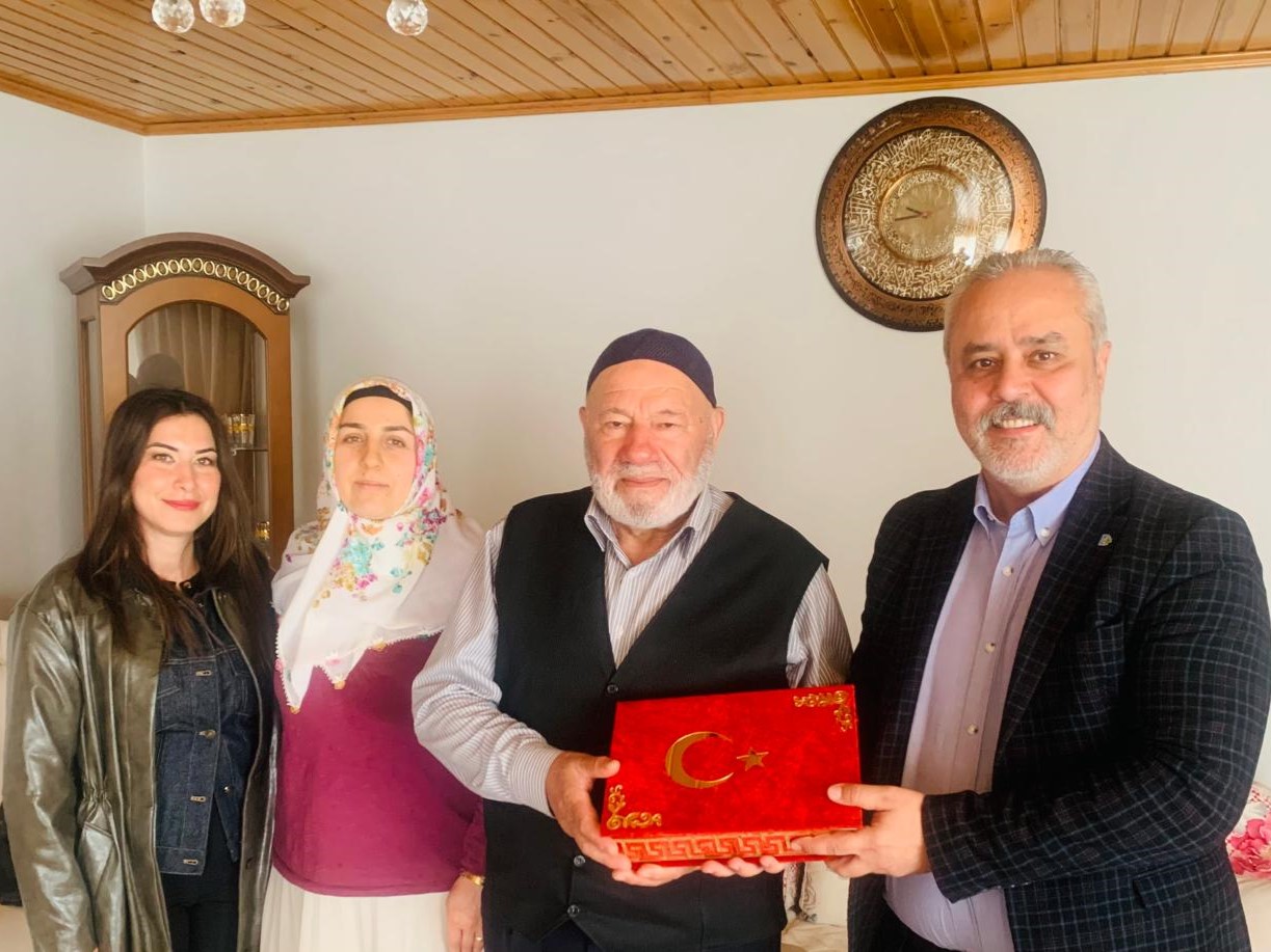 Izmit Belediyesi, gazilere vefa ziyaretlerini sürdürüyor (2)