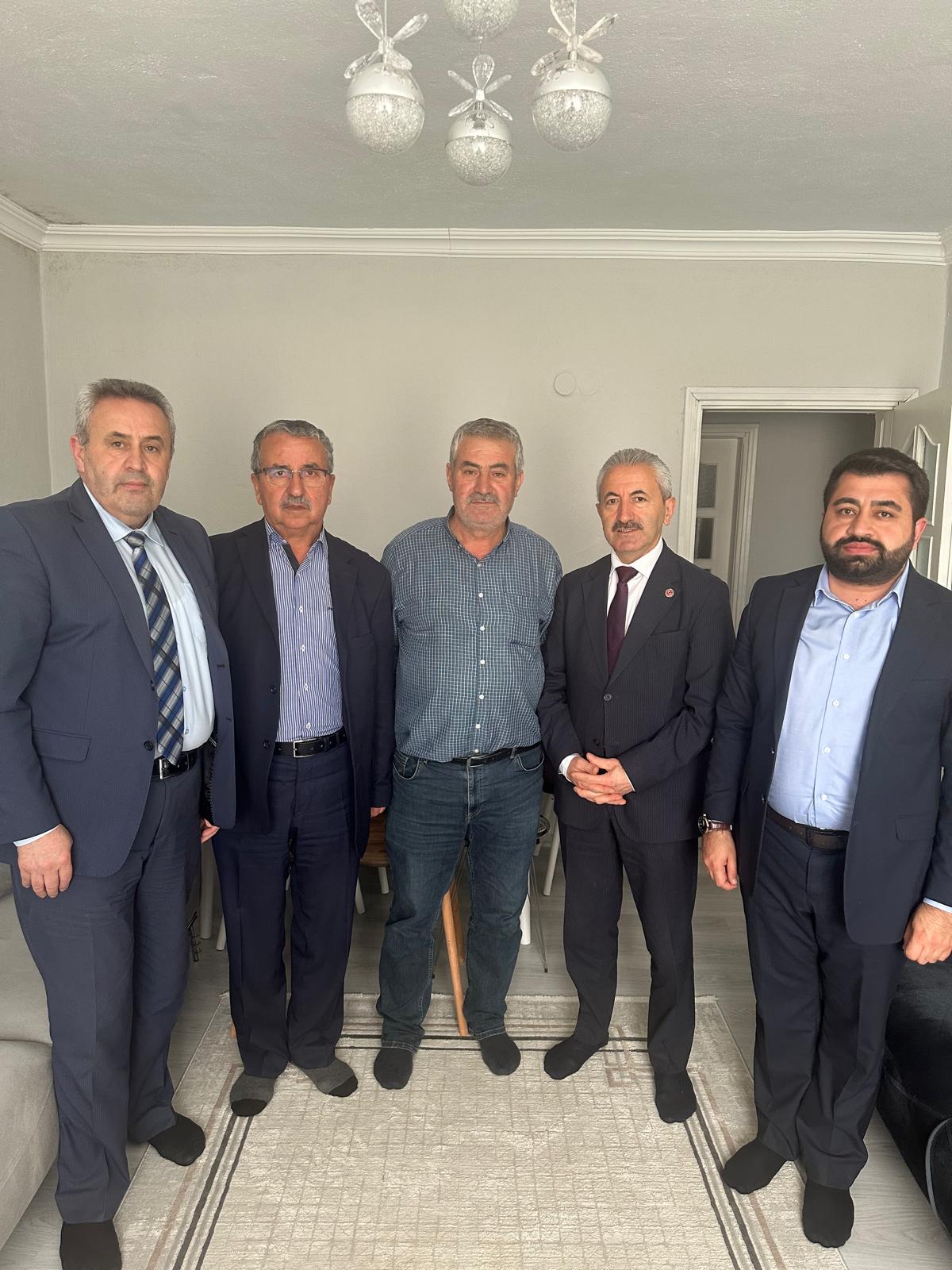 İzmit Belediyesinden Hasancıklar Mahalle Muhtarı Zeki İlter’e ziyaret