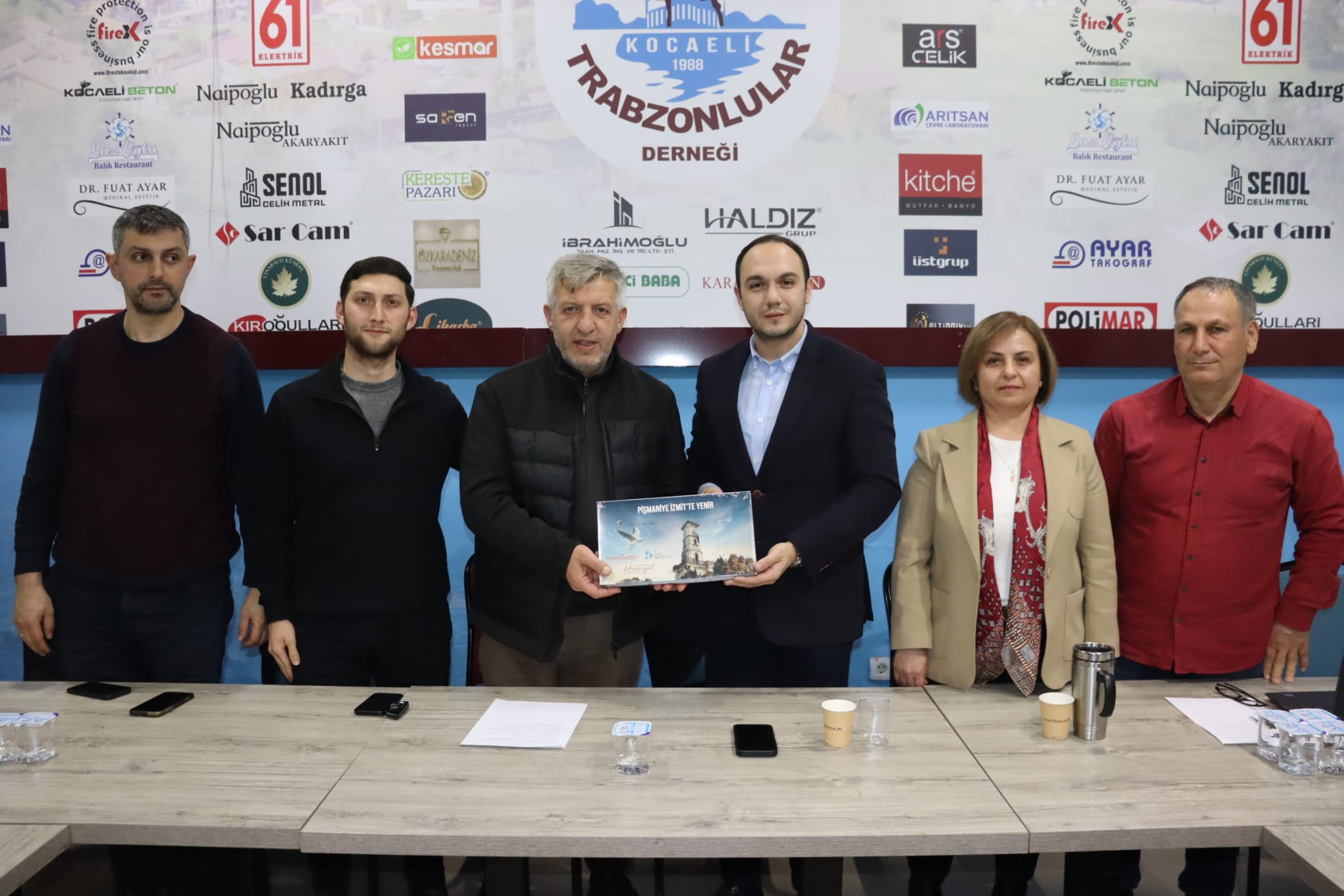 Izmit Belediyesinin kentteki derneklere ziyaretleri devam diyor (6) Izmit Belediyesinin kentteki derneklere ziyaretleri devam diyor (6)
