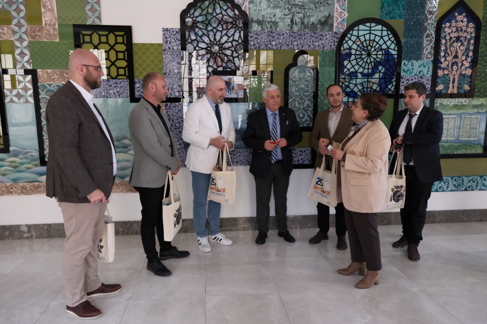 Izmit ve Büyükçekmece'den kültürsanatta güç birligi (4) Izmit ve Büyükçekmece'den kültürsanatta güç birligi (4)