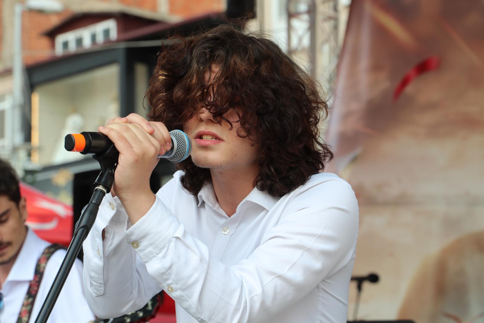 19 Mayis coskusu Izmit Belediye Meydani'ni doldurdu (16)