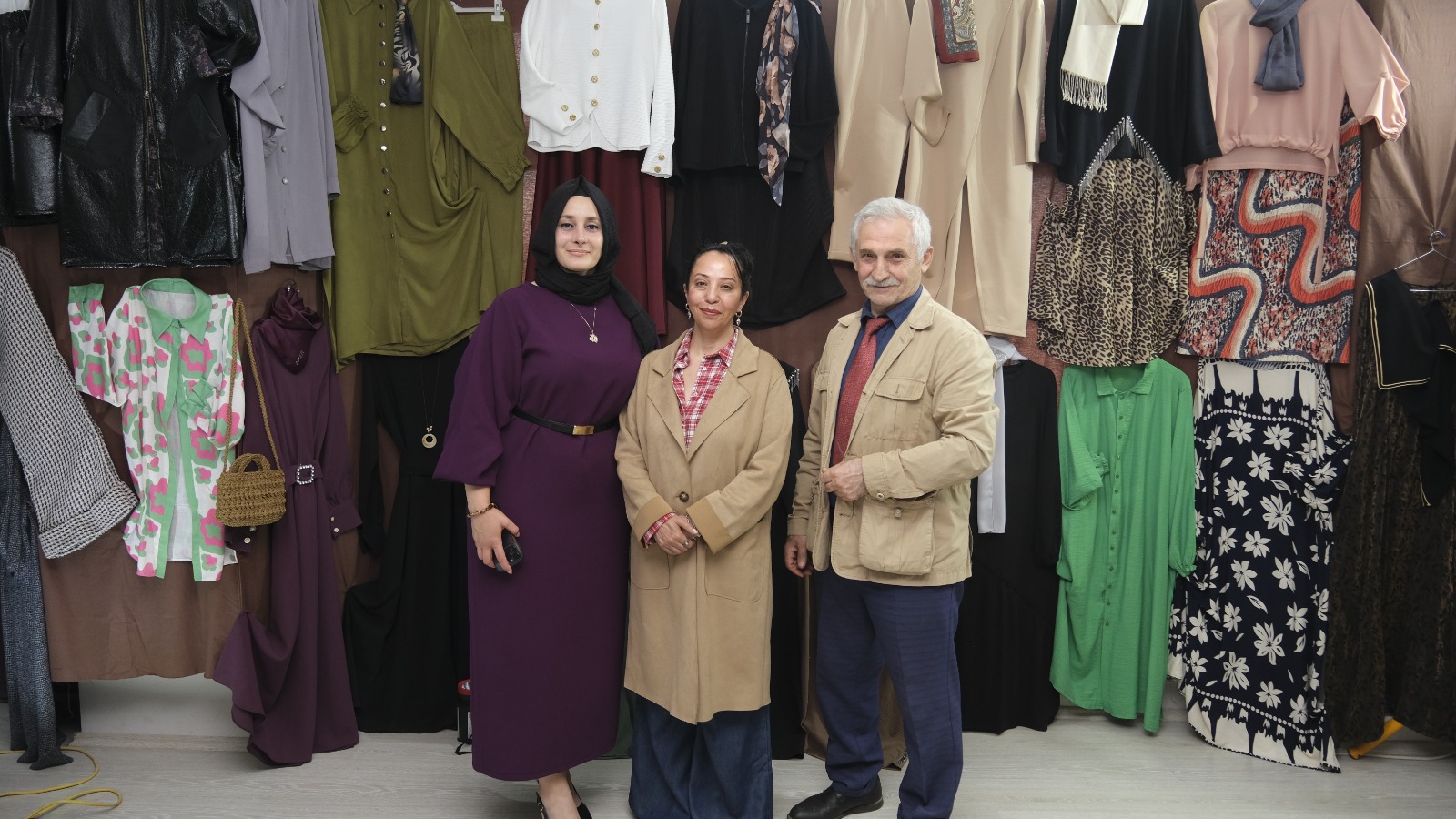 Alikahya IZMEK kursiyerlerinin el emegi ürünleri görücüye çikti (1)