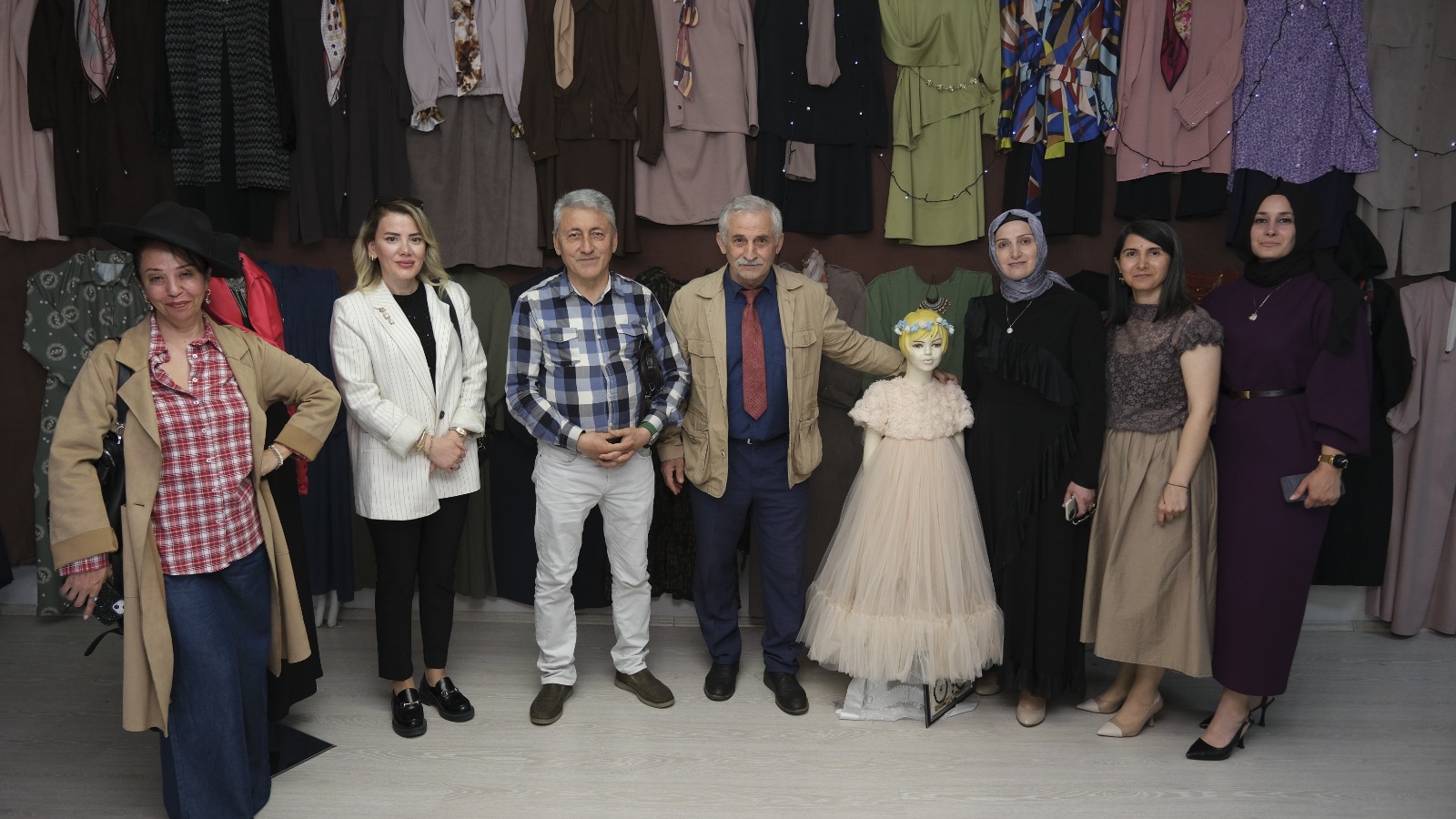 Alikahya IZMEK kursiyerlerinin el emegi ürünleri görücüye çikti (3)