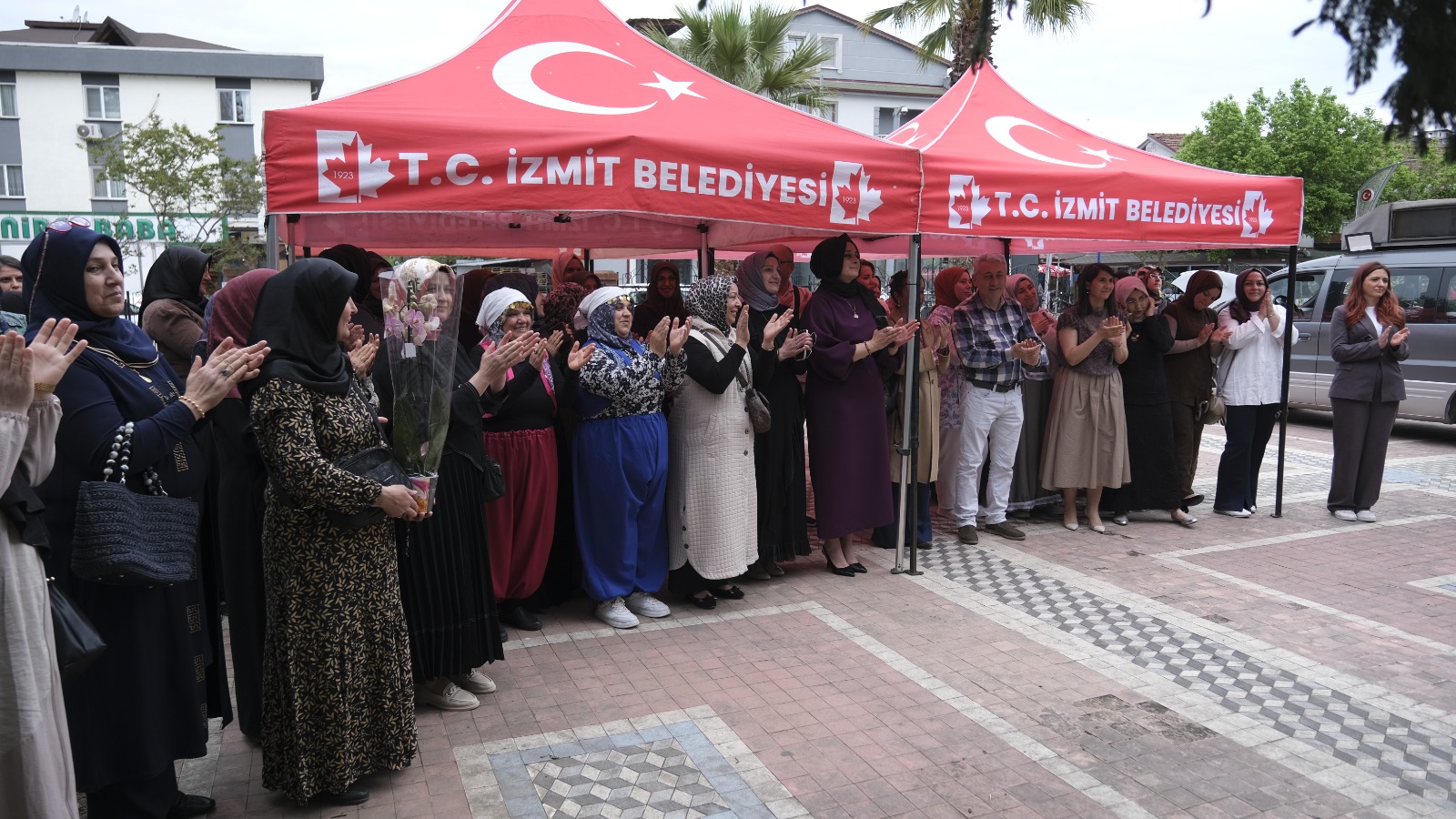 Alikahya IZMEK kursiyerlerinin el emegi ürünleri görücüye çikti (8)