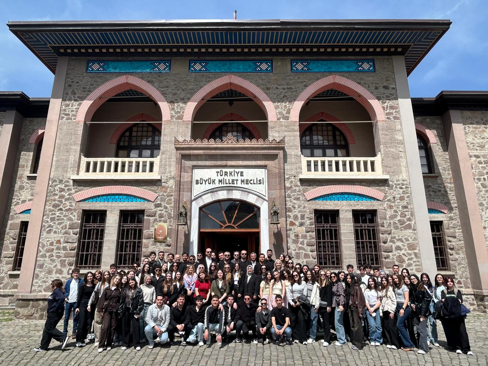 Çinar Akademi ögrencileri Ankara'da motivasyon depoladi (1) Çinar Akademi ögrencileri Ankara'da motivasyon depoladi (1)