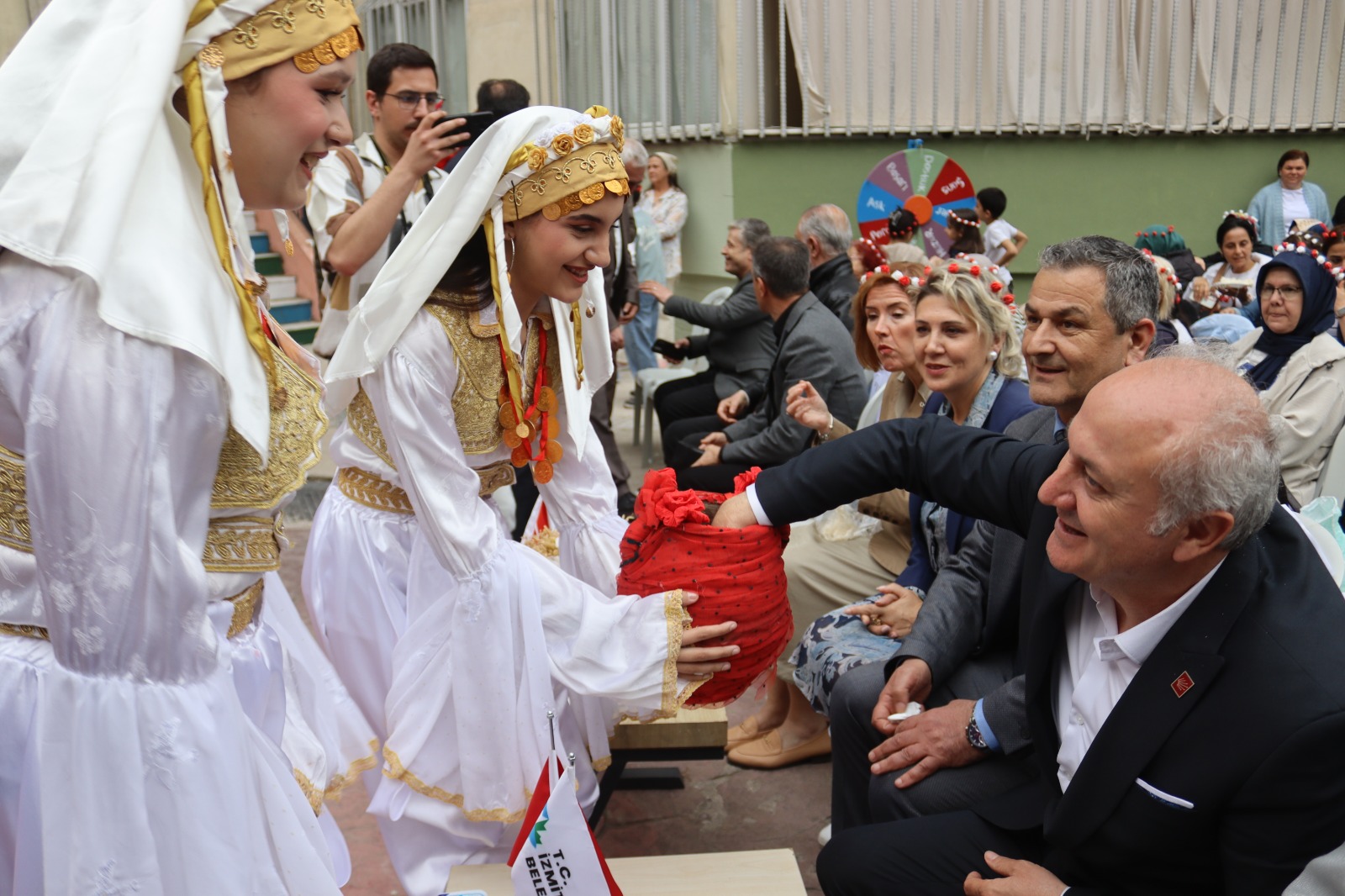 Hıdırellez Şenliğinin son günü Kertil Tekke Meydanında coşkuyla yaşandı (6)