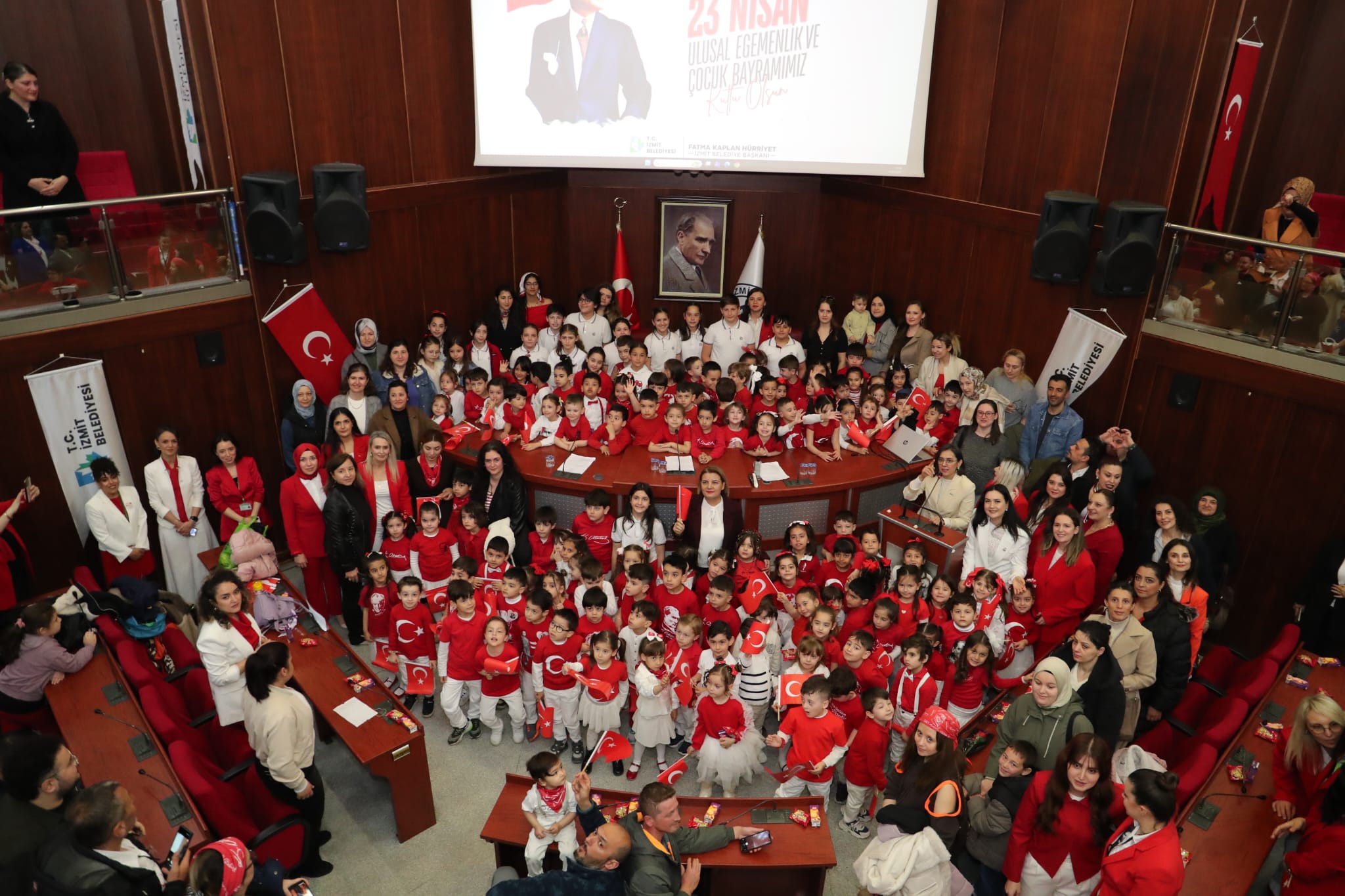 IZMIT'TE MECLISI ÇOCUKLAR YÖNETTI (6)