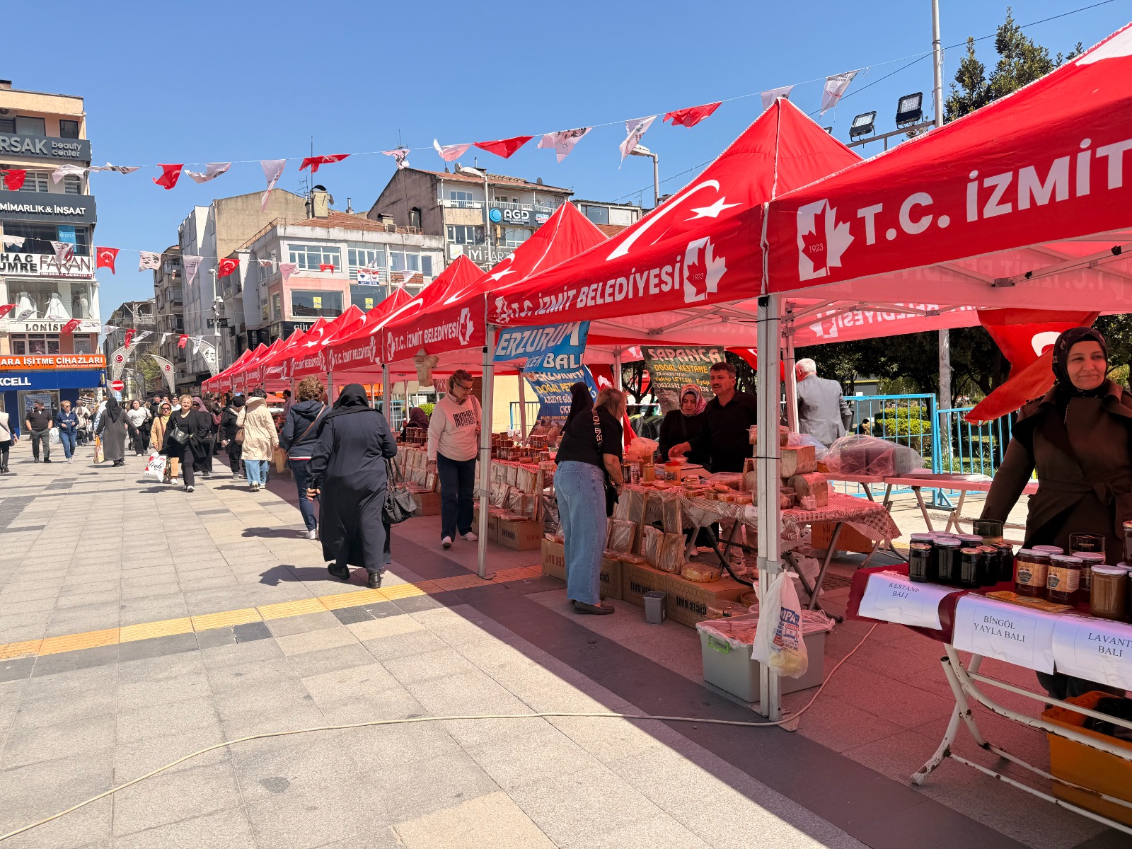 İzmit Bal Günleri’ne yoğun ilgi (8) İzmit Bal Günleri’ne yoğun ilgi (8)