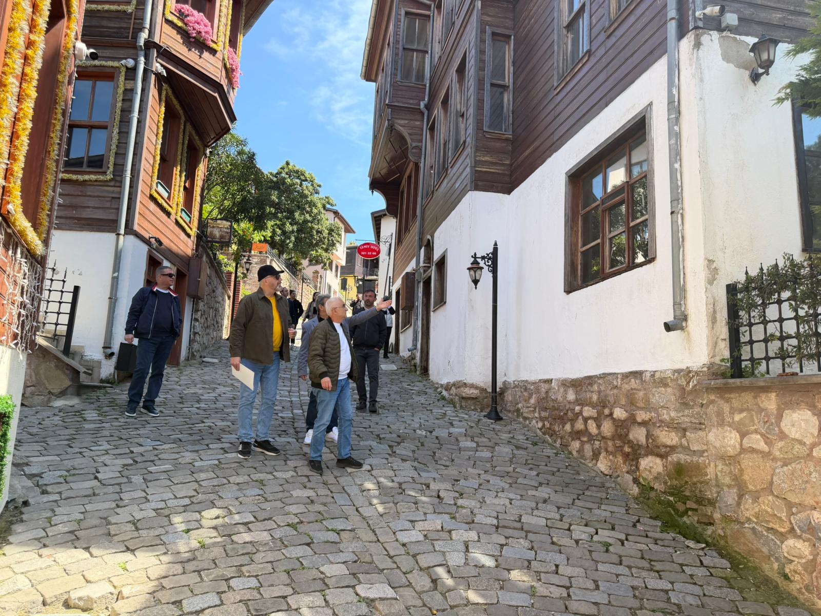 İzmit Belediyesi 3. Kapanca Sokak Festivali için çalışmalarını hızlandırdı (1) İzmit Belediyesi 3. Kapanca Sokak Festivali için çalışmalarını hızlandırdı (1)