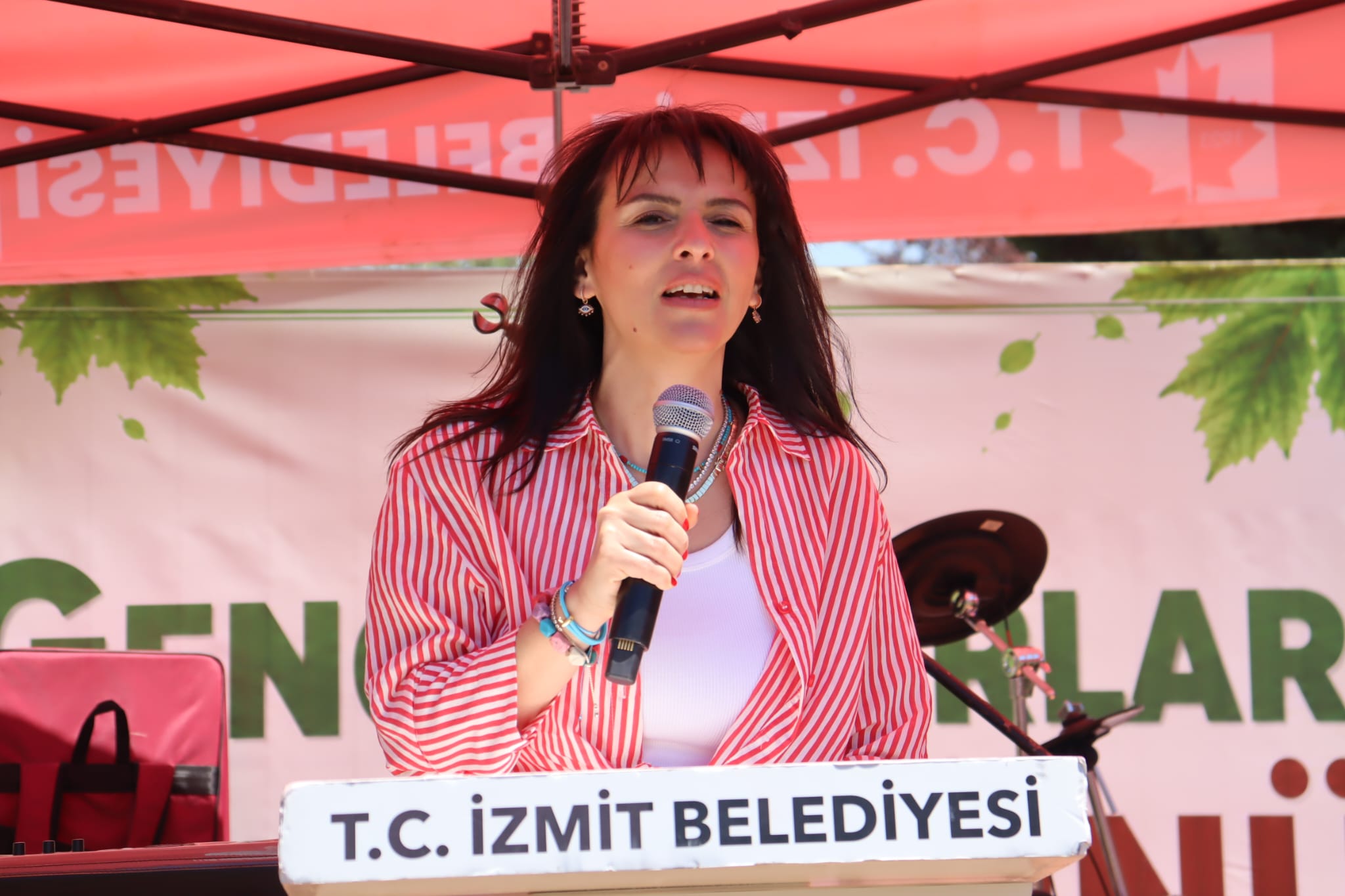 Izmit Belediyesi Çinar Akademisi Ailesi pilav gününde bulustu (12) Izmit Belediyesi Çinar Akademisi Ailesi pilav gününde bulustu (12)