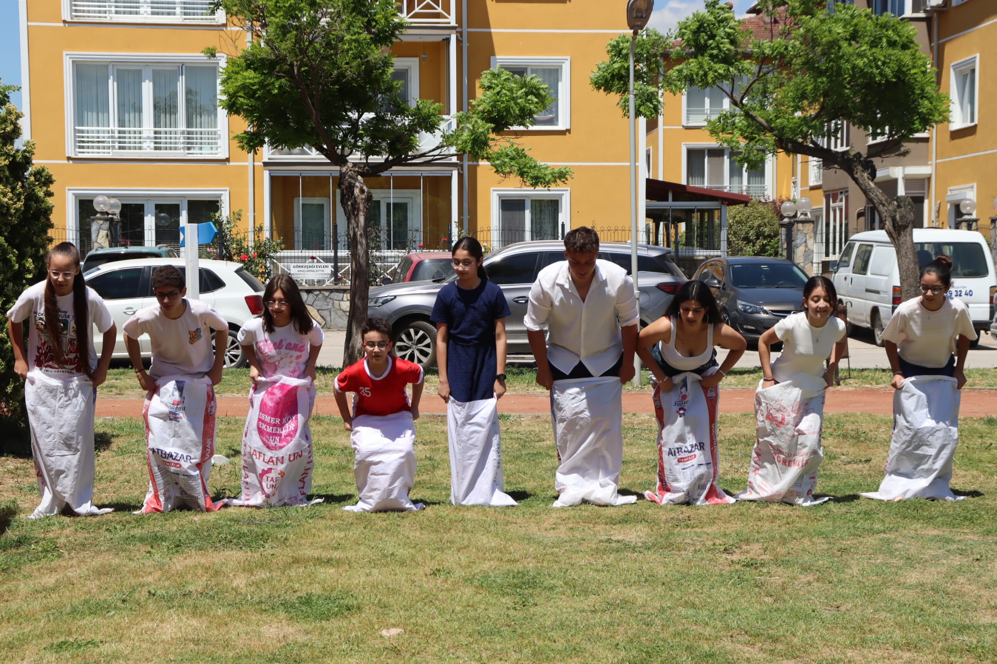 Izmit Belediyesi Çinar Akademisi Ailesi pilav gününde bulustu (15) Izmit Belediyesi Çinar Akademisi Ailesi pilav gününde bulustu (15)