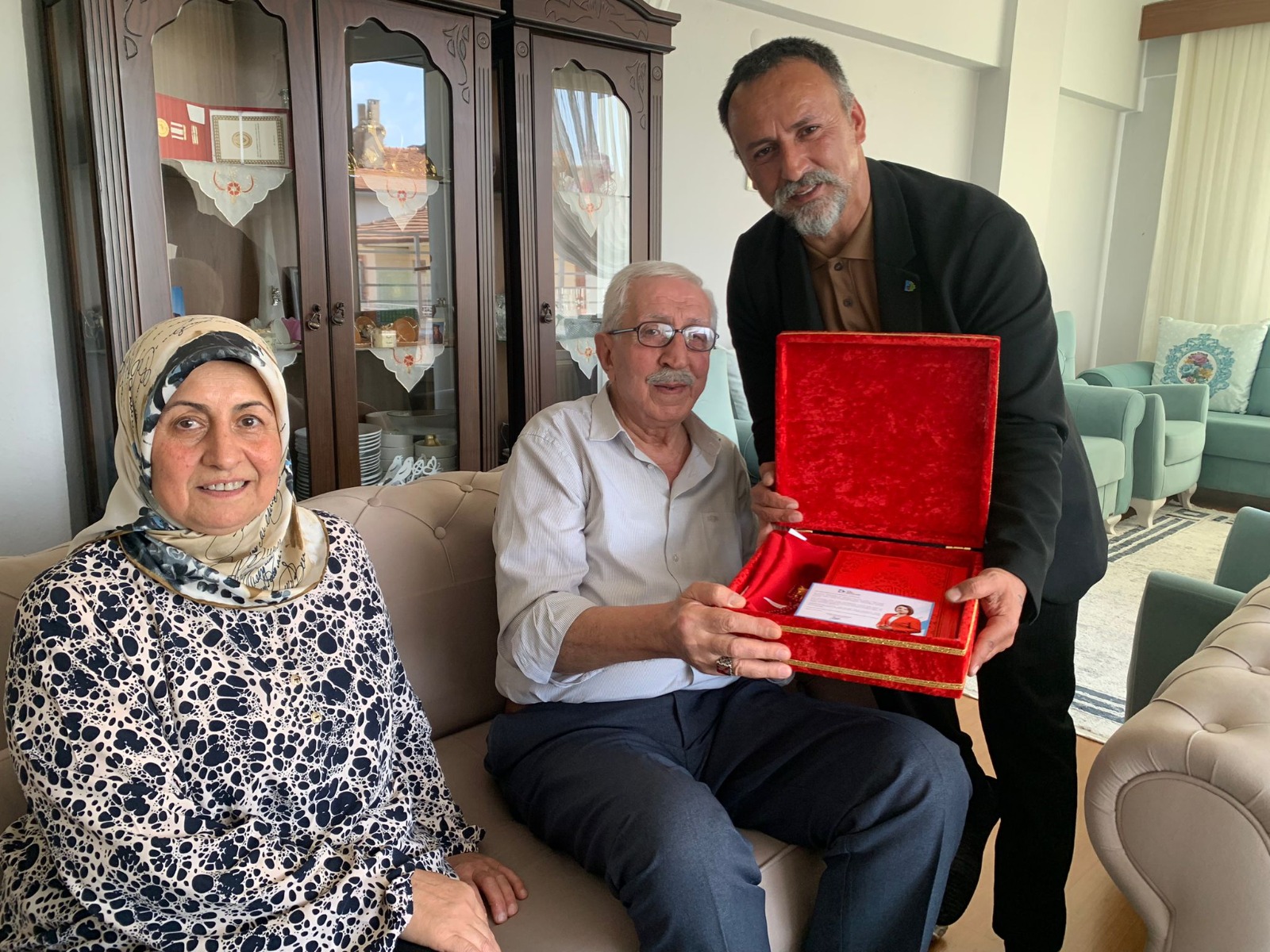 Izmit Belediyesi Karamürsel'de gazileri yalniz birakmadi (1) Izmit Belediyesi Karamürsel'de gazileri yalniz birakmadi (1)