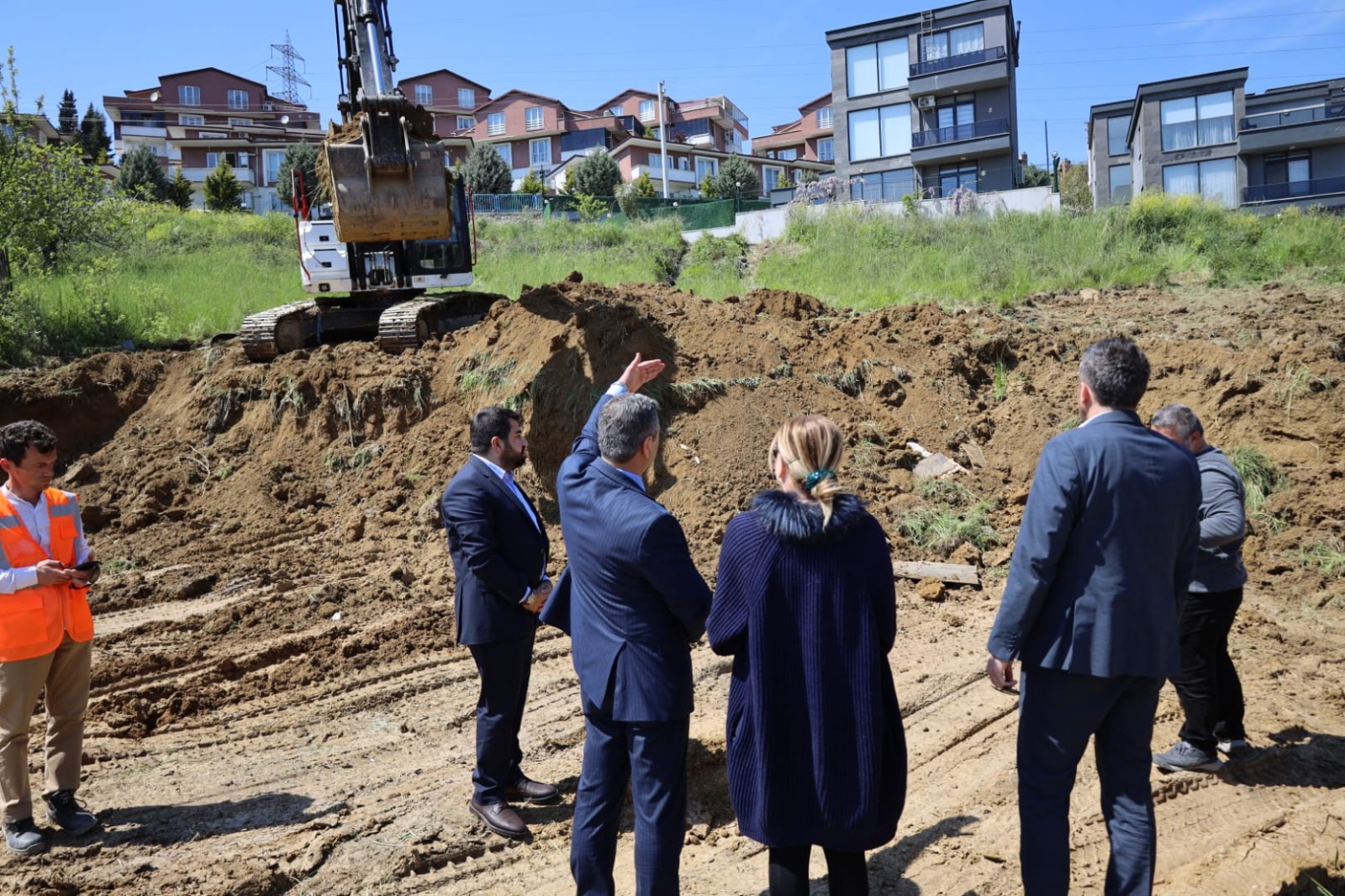 İzmit Belediyesi, Tüysüzler’de uzun yıllardır beklenen taziye evini hayata geçiriyor (3)