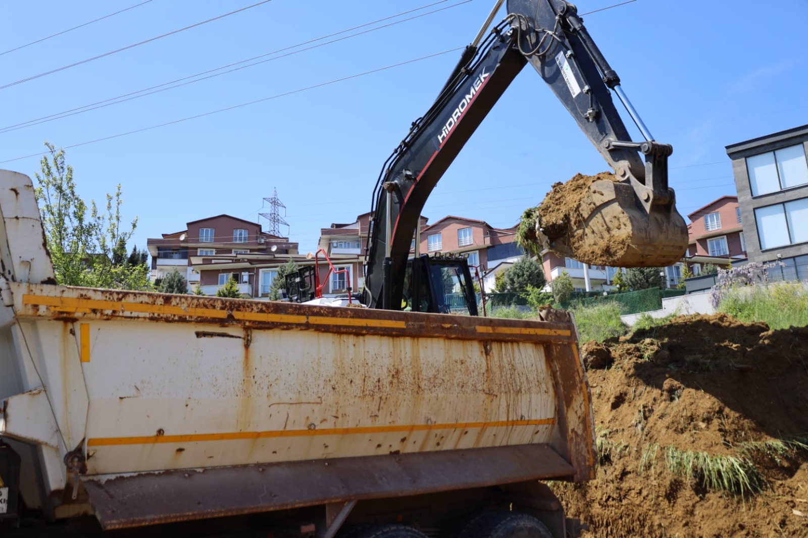 İzmit Belediyesi, Tüysüzler’de uzun yıllardır beklenen taziye evini hayata geçiriyor (5)