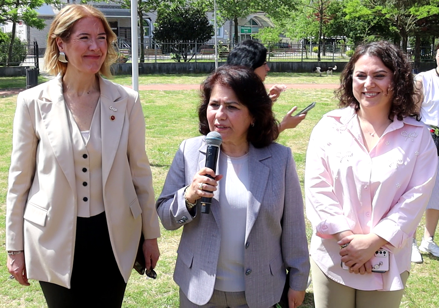 İzmit Belediyesi özel gereksinimli bireyler ve aileleriyle kahvaltıda buluştu (1) İzmit Belediyesi özel gereksinimli bireyler ve aileleriyle kahvaltıda buluştu (1)