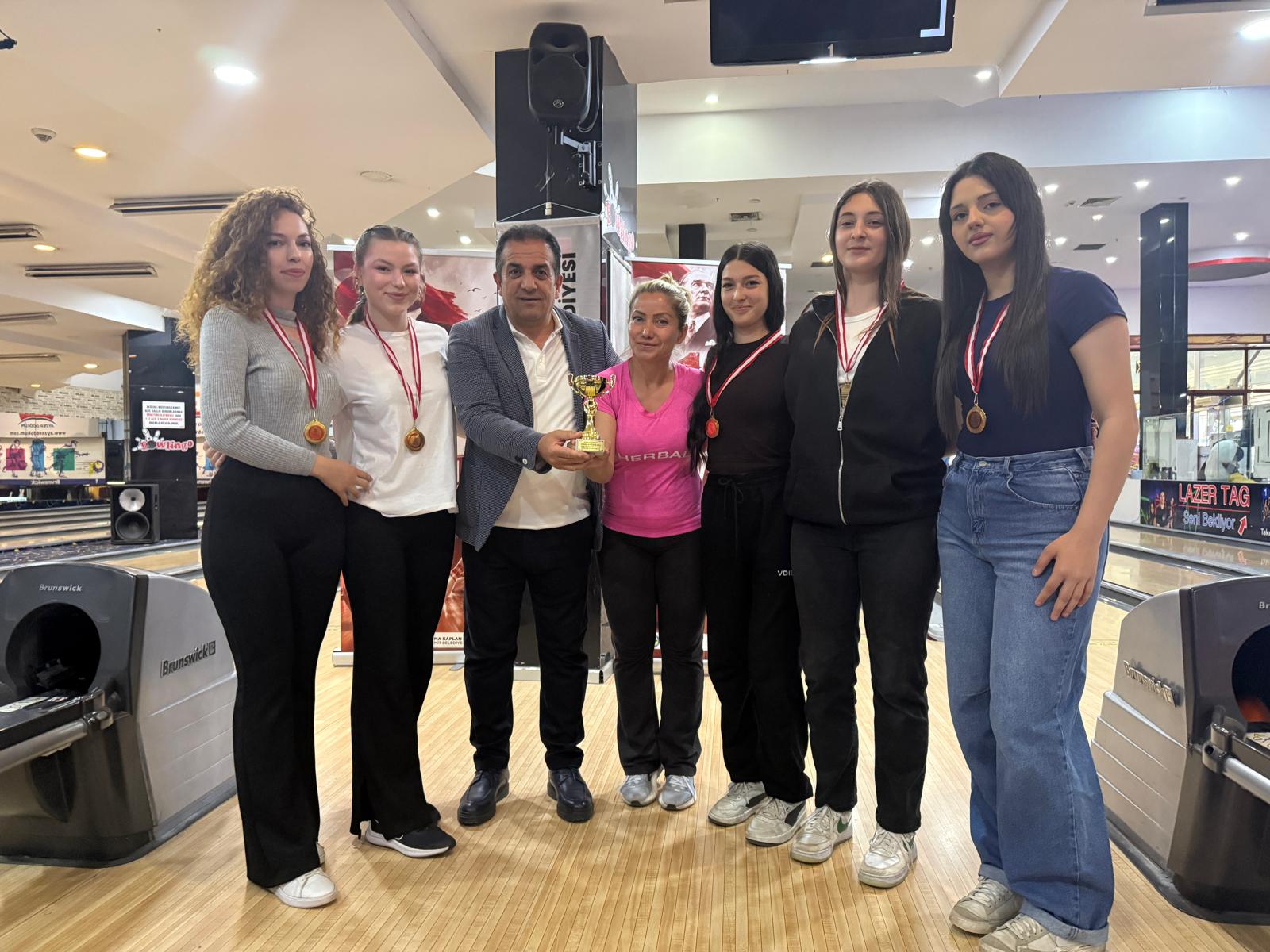 Izmit Belediyesinden 19 Mayis'a özel bowling turnuvasi (13)