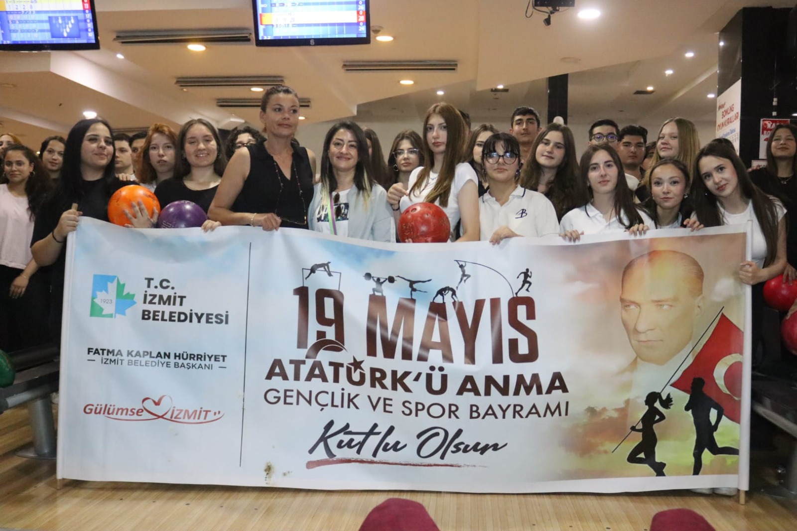 Izmit Belediyesinden 19 Mayis'a özel bowling turnuvasi (2)