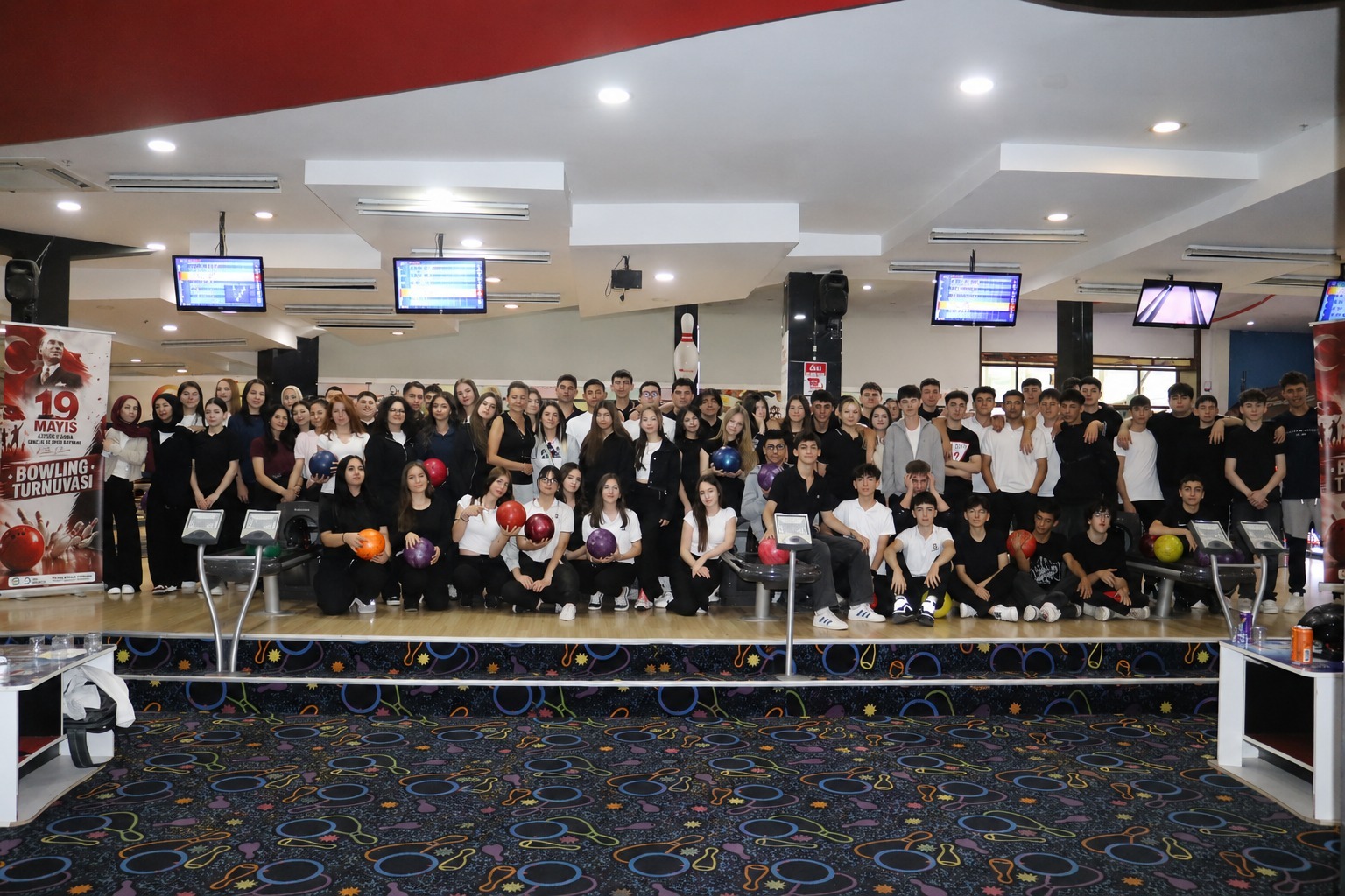 Izmit Belediyesinden 19 Mayis'a özel bowling turnuvasi (8)