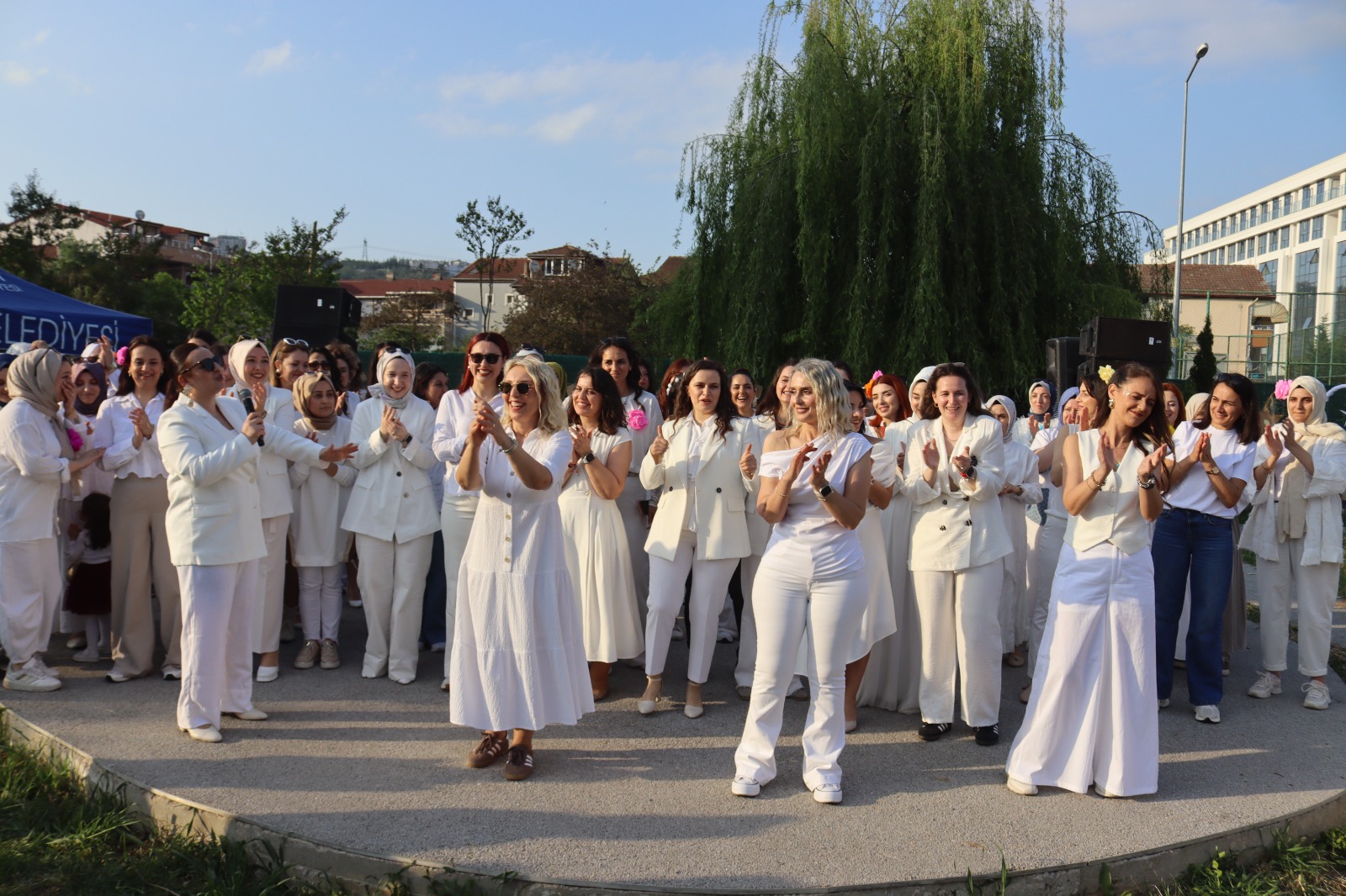 İzmit Belediyesinden Çınar Çocuk Evleri velilerine müzik dolu Anneler Günü (12)
