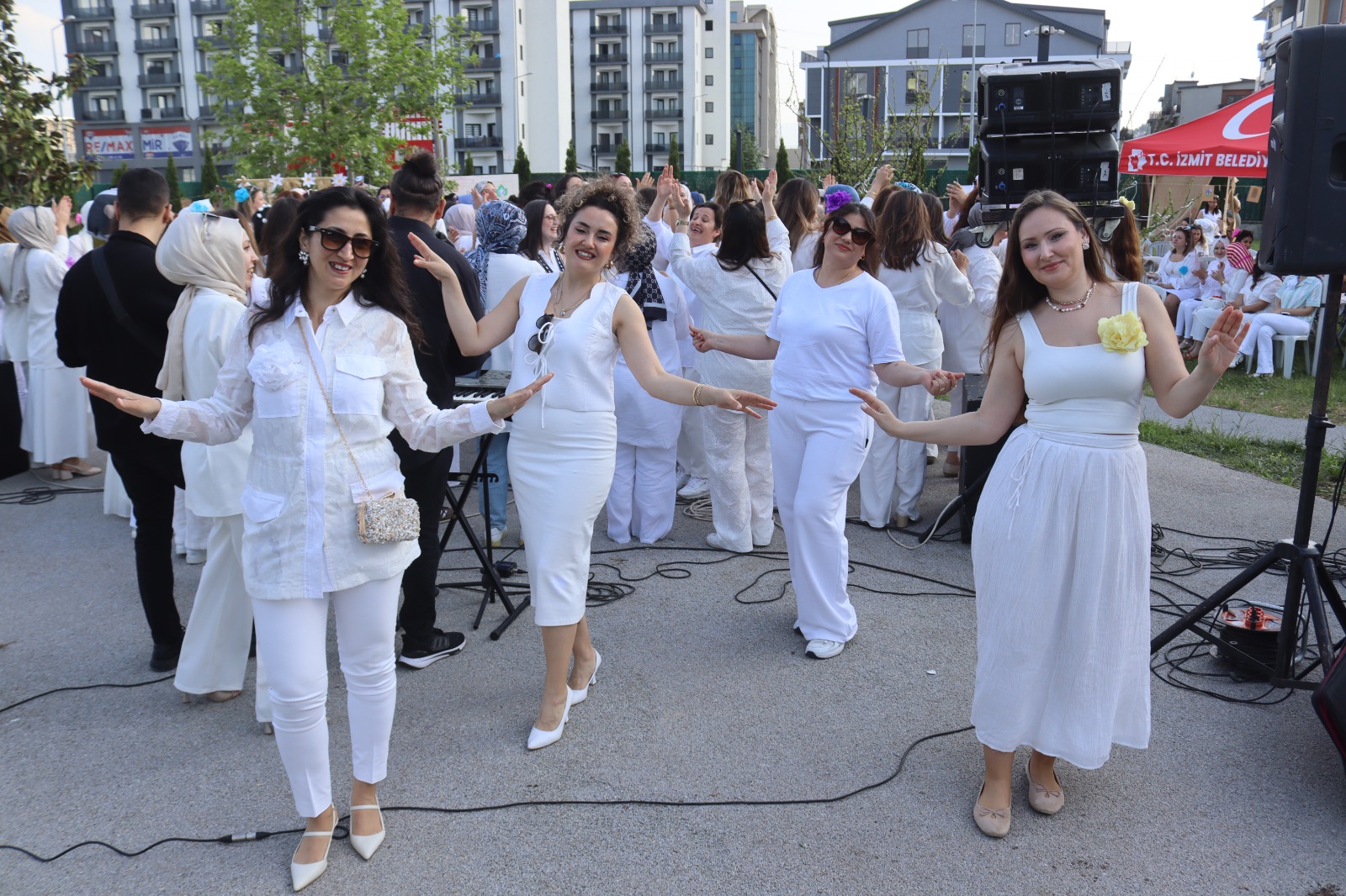 İzmit Belediyesinden Çınar Çocuk Evleri velilerine müzik dolu Anneler Günü (8)