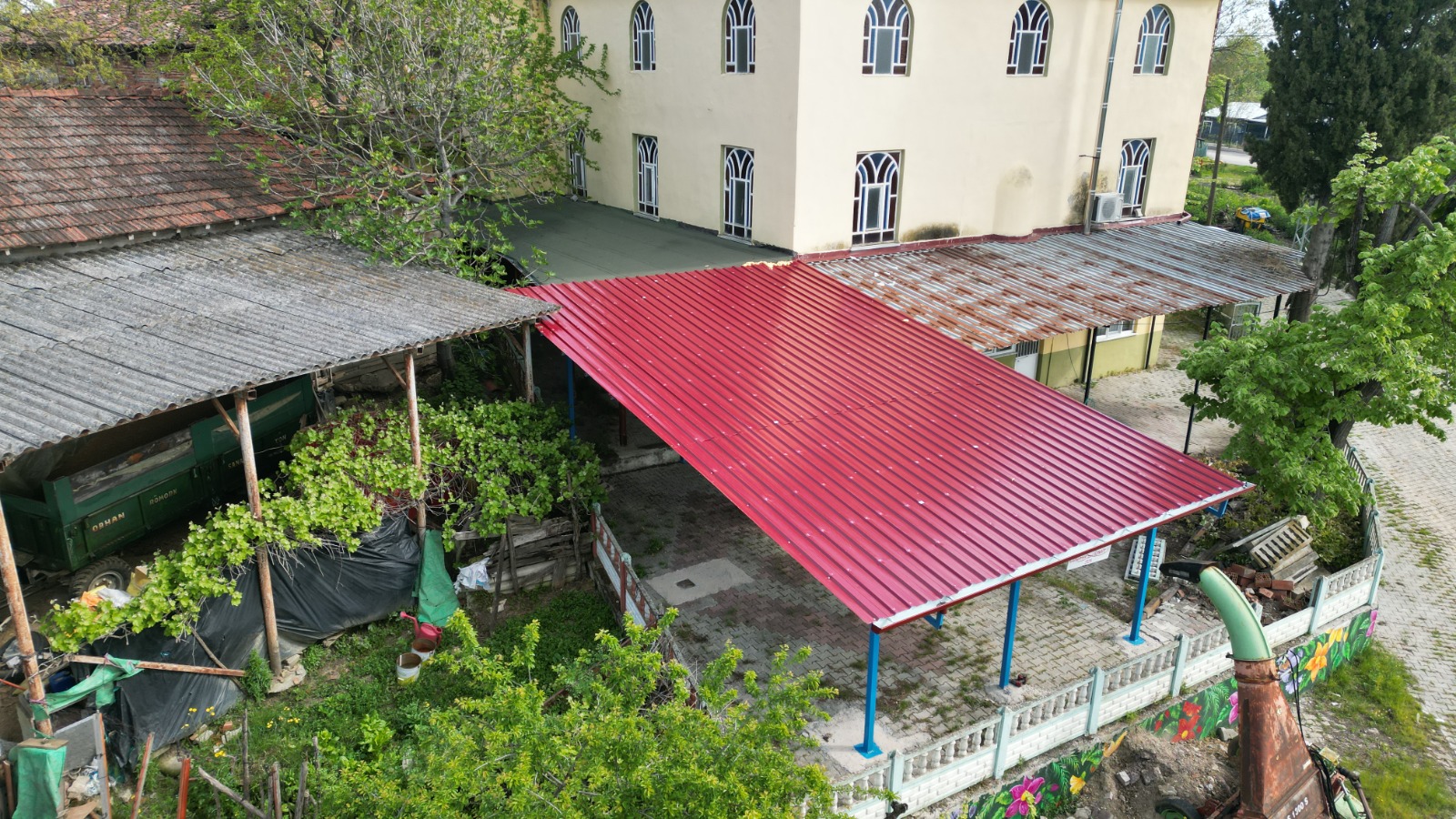 İzmit Belediyesinden Düğmeciler Camii’ne sundurma desteği (3)
