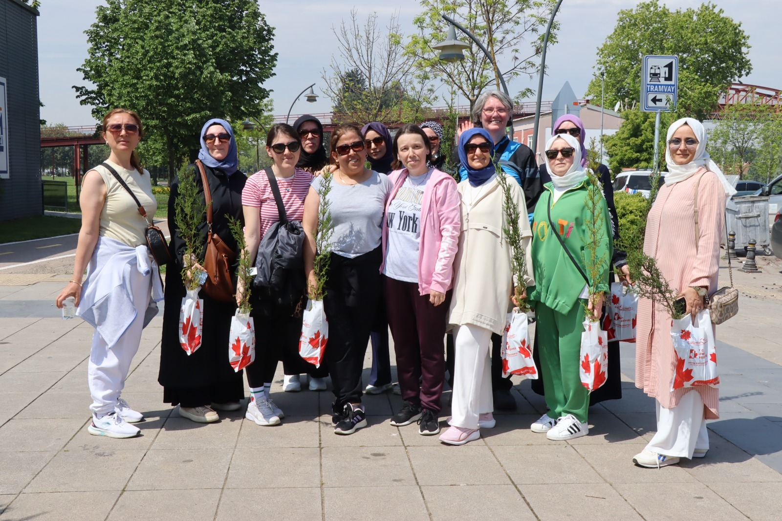 İzmit Belediyesinden Sağlıklı Yaşam Yürüyüşünde annelere anlamlı jest (11)