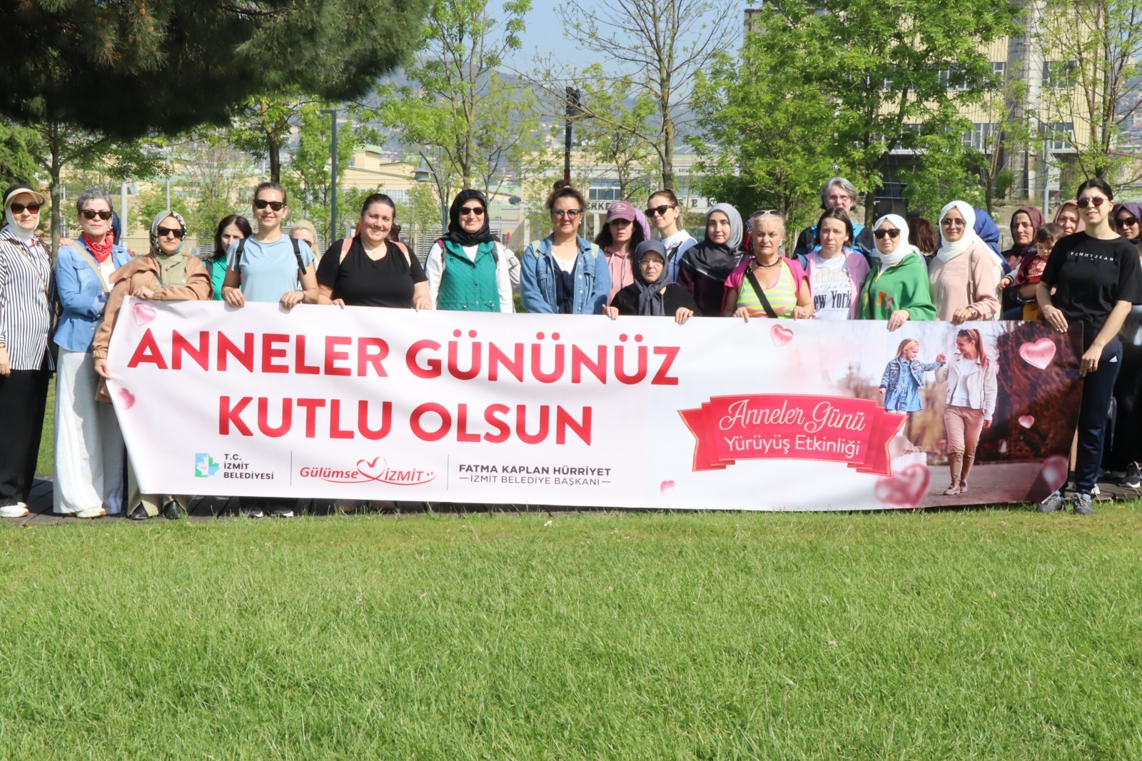 İzmit Belediyesinden Sağlıklı Yaşam Yürüyüşünde annelere anlamlı jest (3)