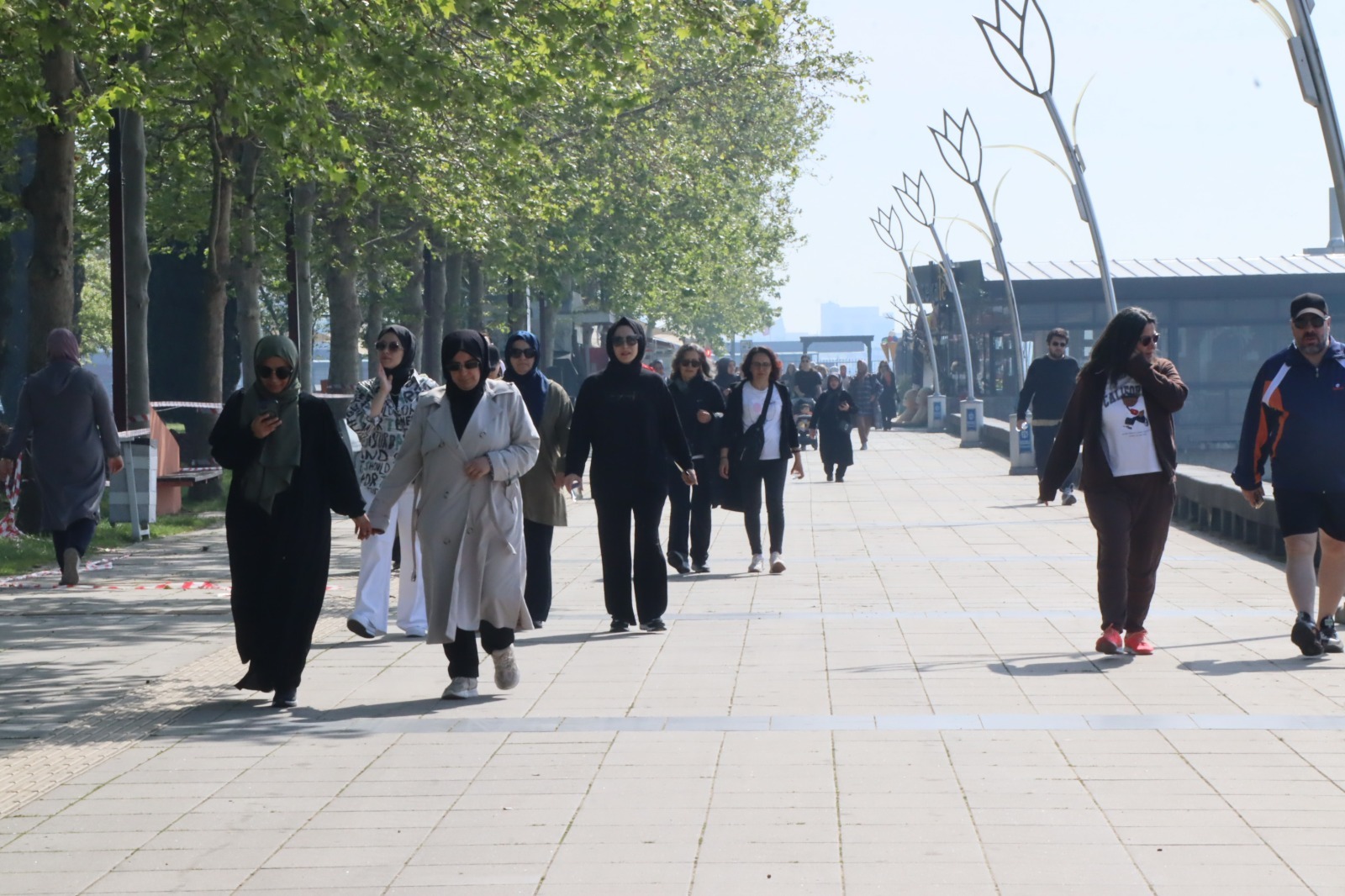 İzmit Belediyesinden Sağlıklı Yaşam Yürüyüşünde annelere anlamlı jest (6)