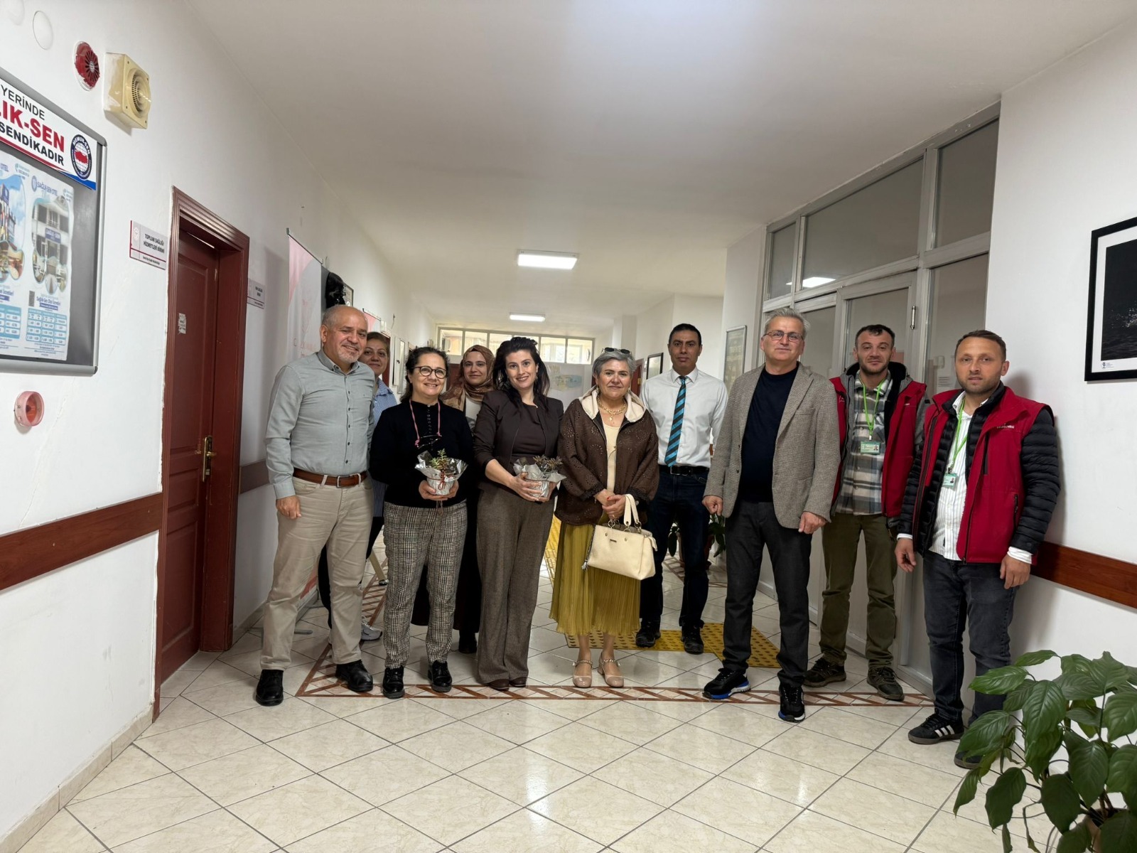 Izmit Belediyesinden ebelere anlamli sürpriz (10) Izmit Belediyesinden ebelere anlamli sürpriz (10)