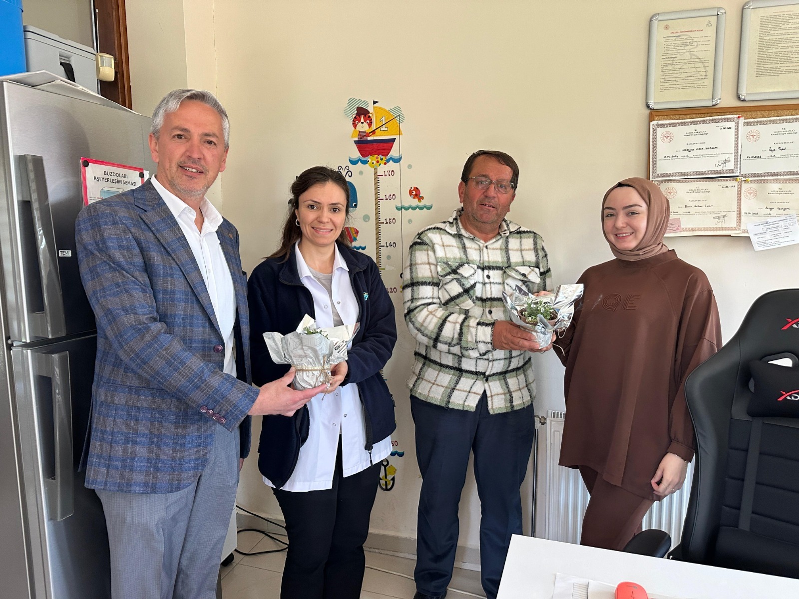 Izmit Belediyesinden ebelere anlamli sürpriz (11) Izmit Belediyesinden ebelere anlamli sürpriz (11)