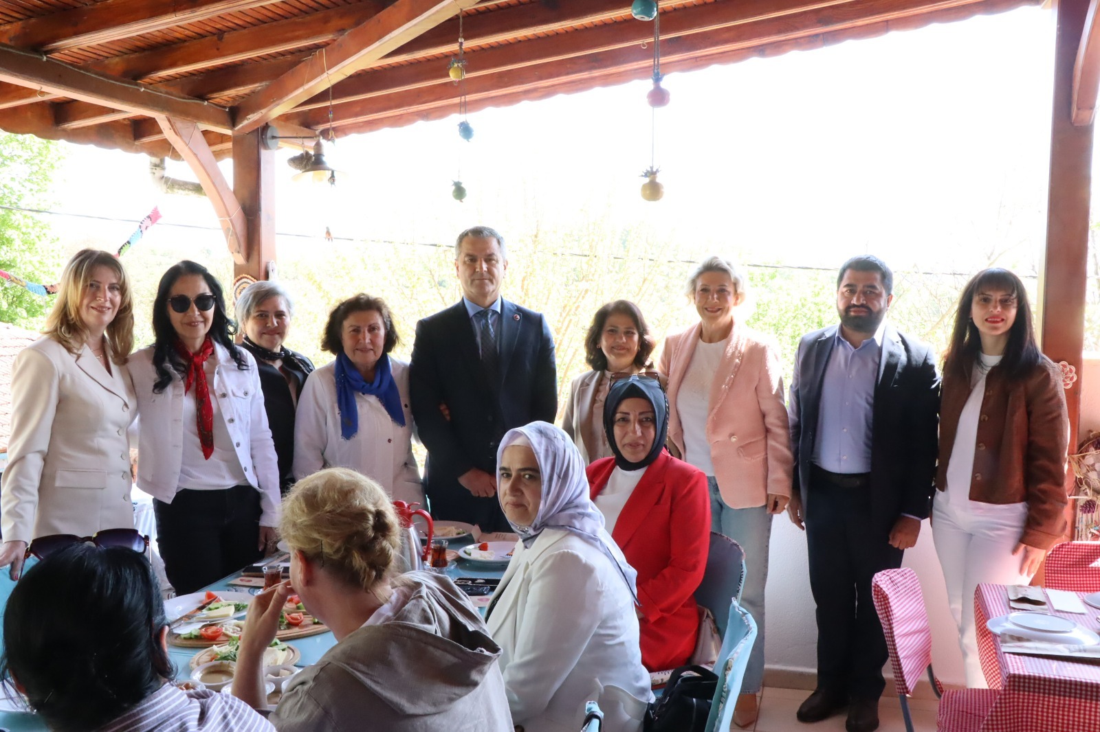 Izmit Belediyesinden kadin muhtarlara Anneler Günü kahvaltisi (1) Izmit Belediyesinden kadin muhtarlara Anneler Günü kahvaltisi (1)